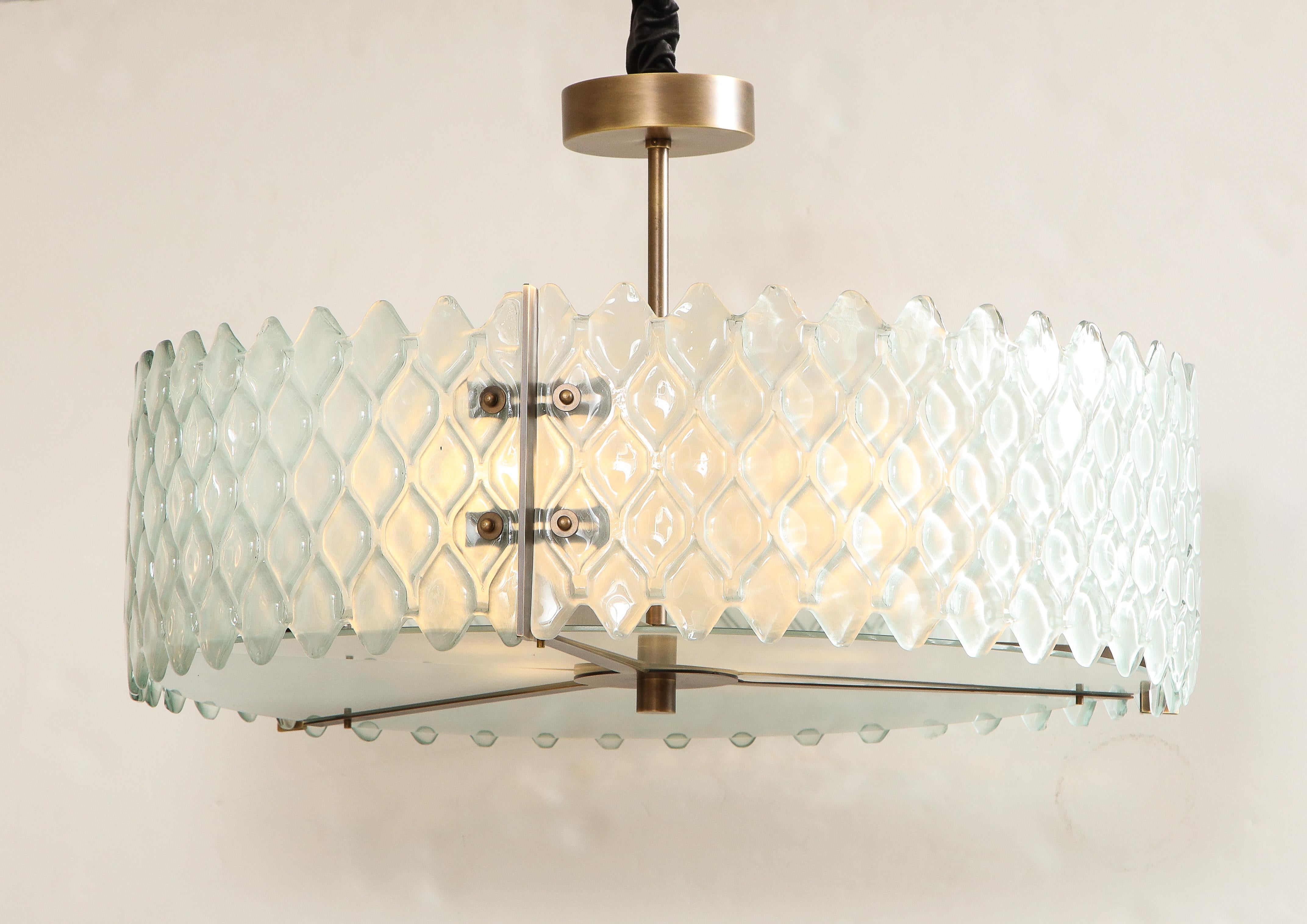 Hand-Crafted Pearlized Textured White Murano Glass and Bronze Round Chandelier, Italy