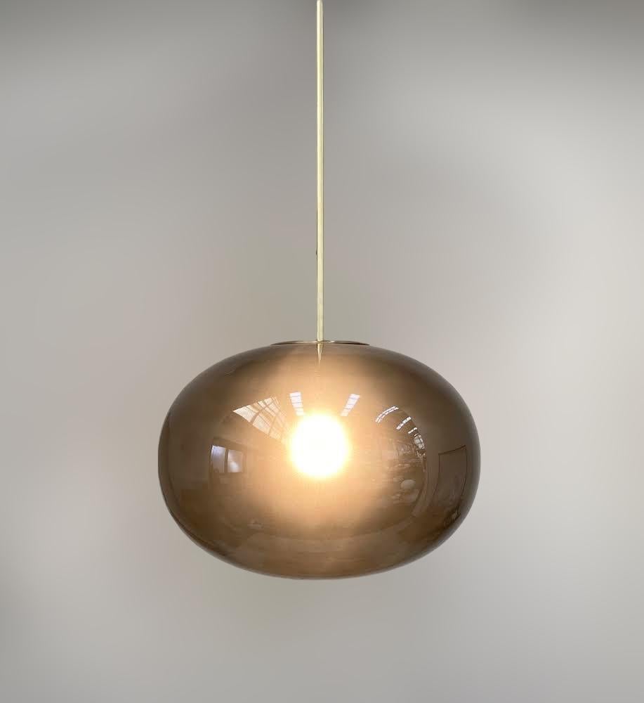 Mid-Century moderno Ciondolo a forma di ciottolo di Murano di Fabio Ltd in vendita