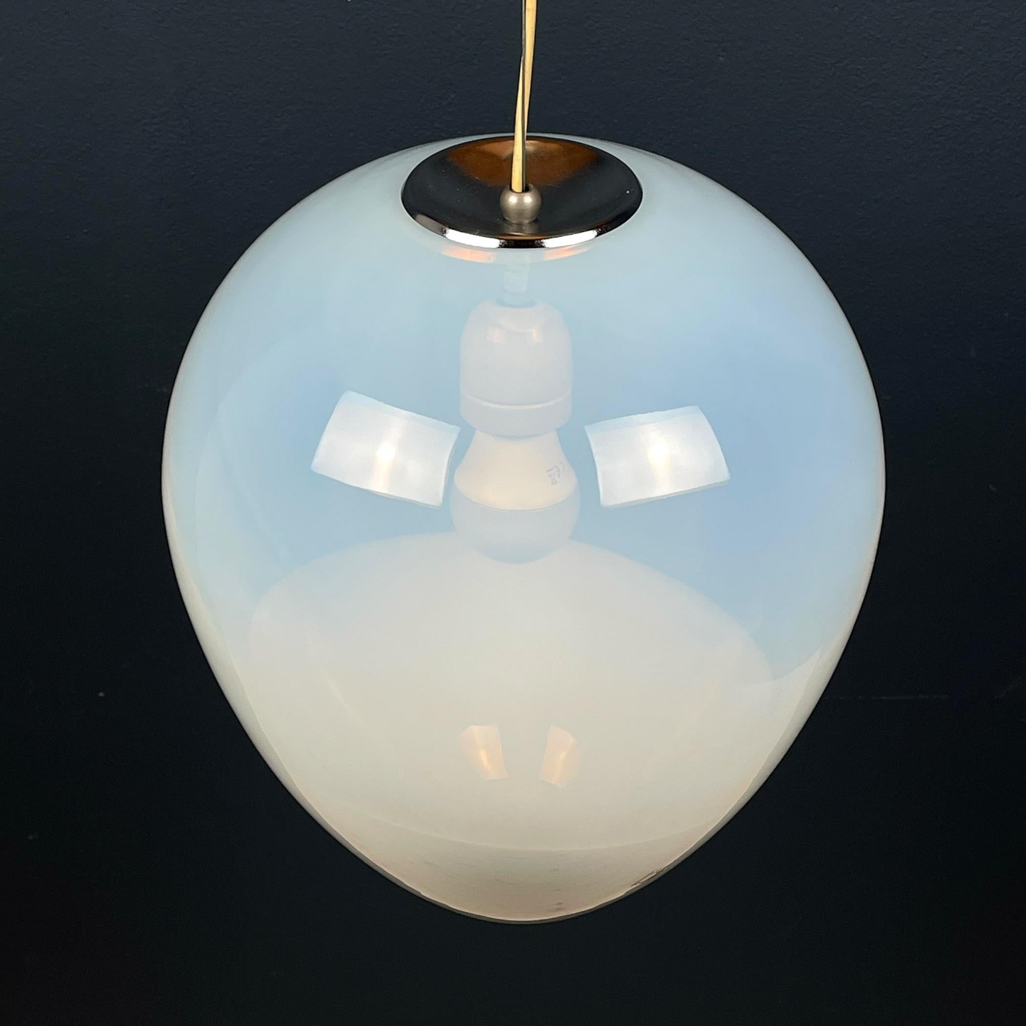 Murano pendant lamp Egg by Leucos, Italy 1960s In Good Condition For Sale In Miklavž Pri Taboru, SI