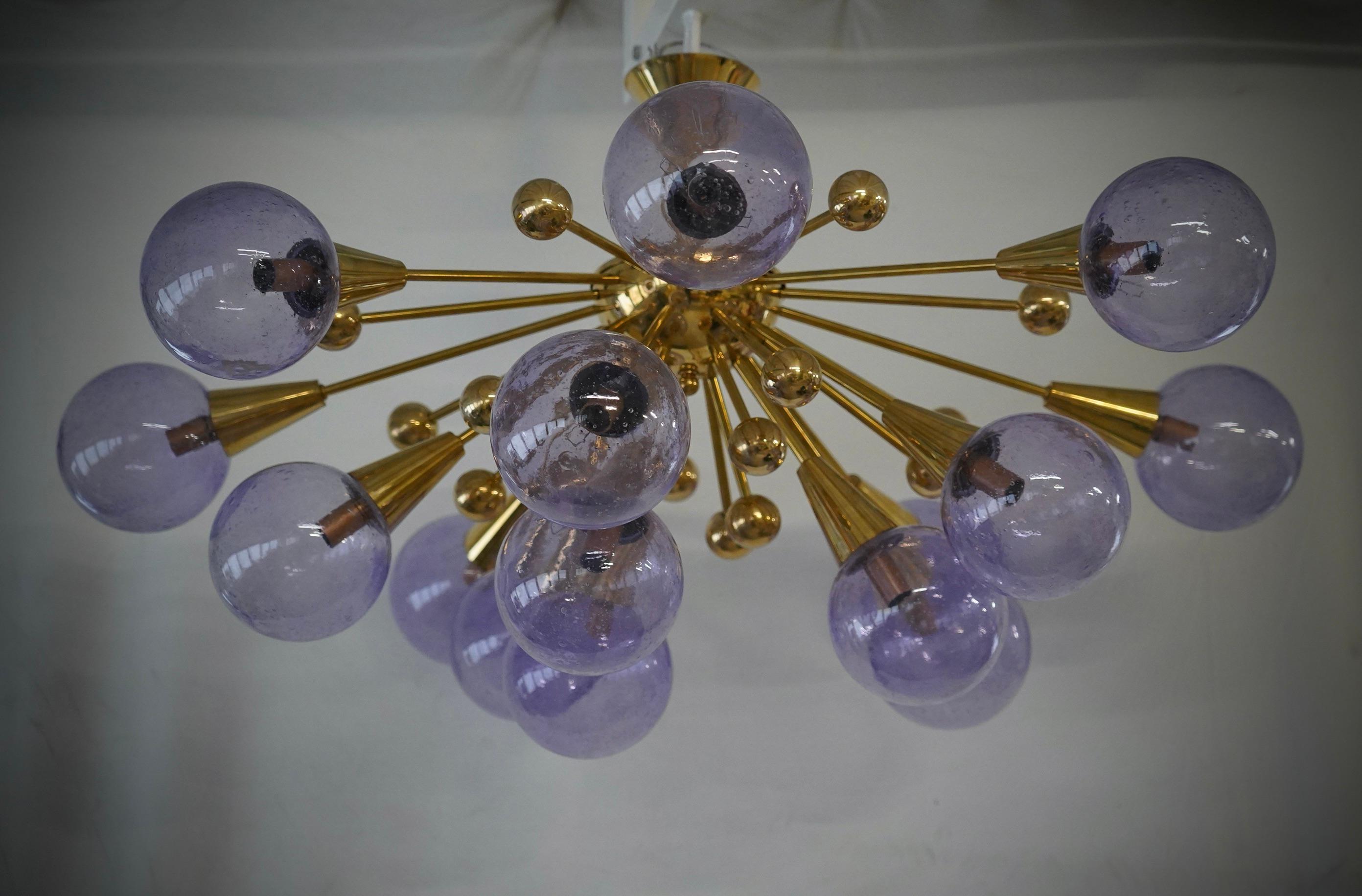 Murano Periwinkle Art Glass and Brass MidCentury Chandelier and Pendant, 2000 In Good Condition For Sale In Rome, IT