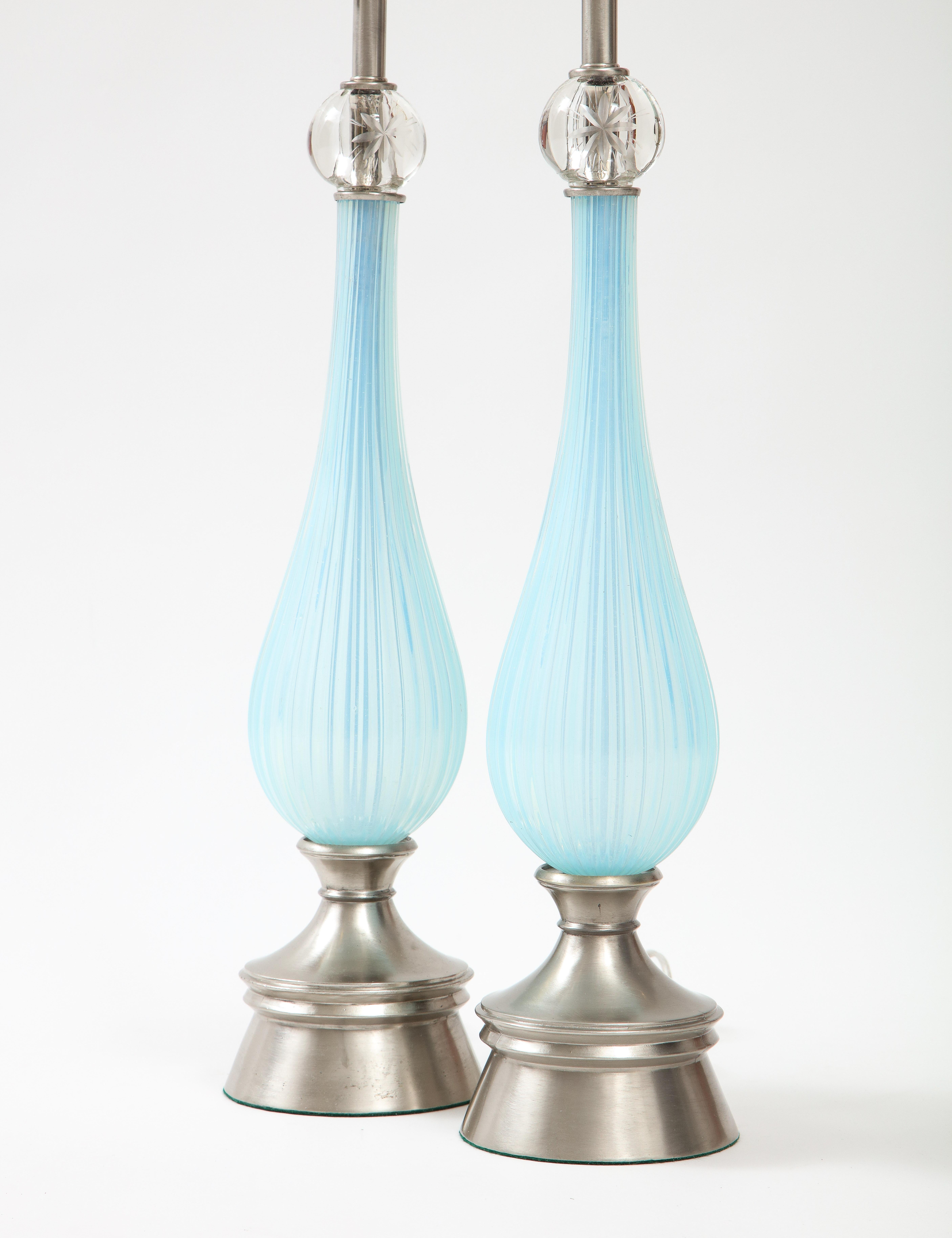 20ième siècle Lampes à cannelures en verre de Murano pervenche en vente