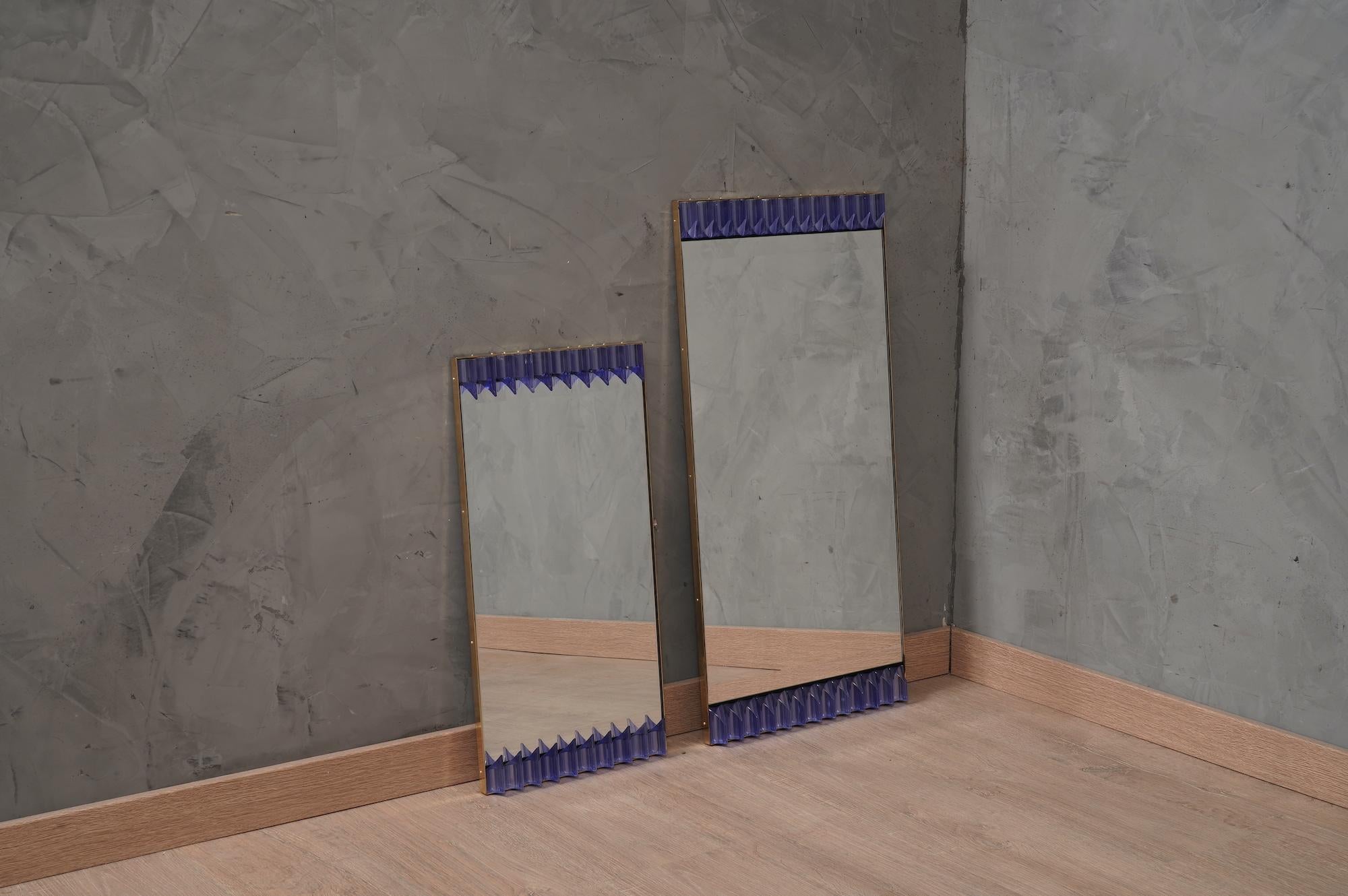 Mid-Century moderno Specchio da tavolo e da parete di Murano in vetro pervinca e ottone, 1990 in vendita