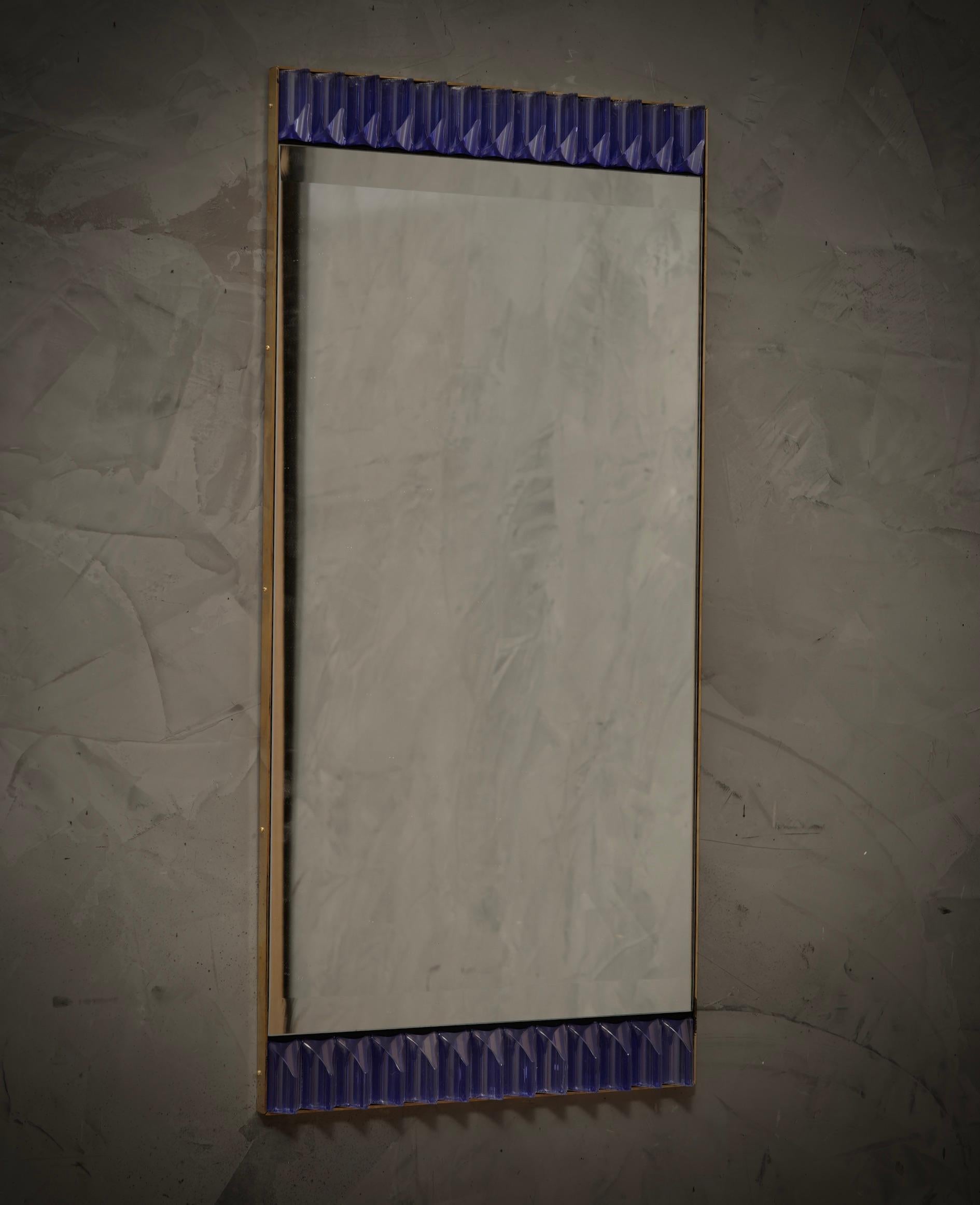 Laiton Console/miroir mural mi-siècle en verre de Murano pervenche et laiton, 1990 en vente