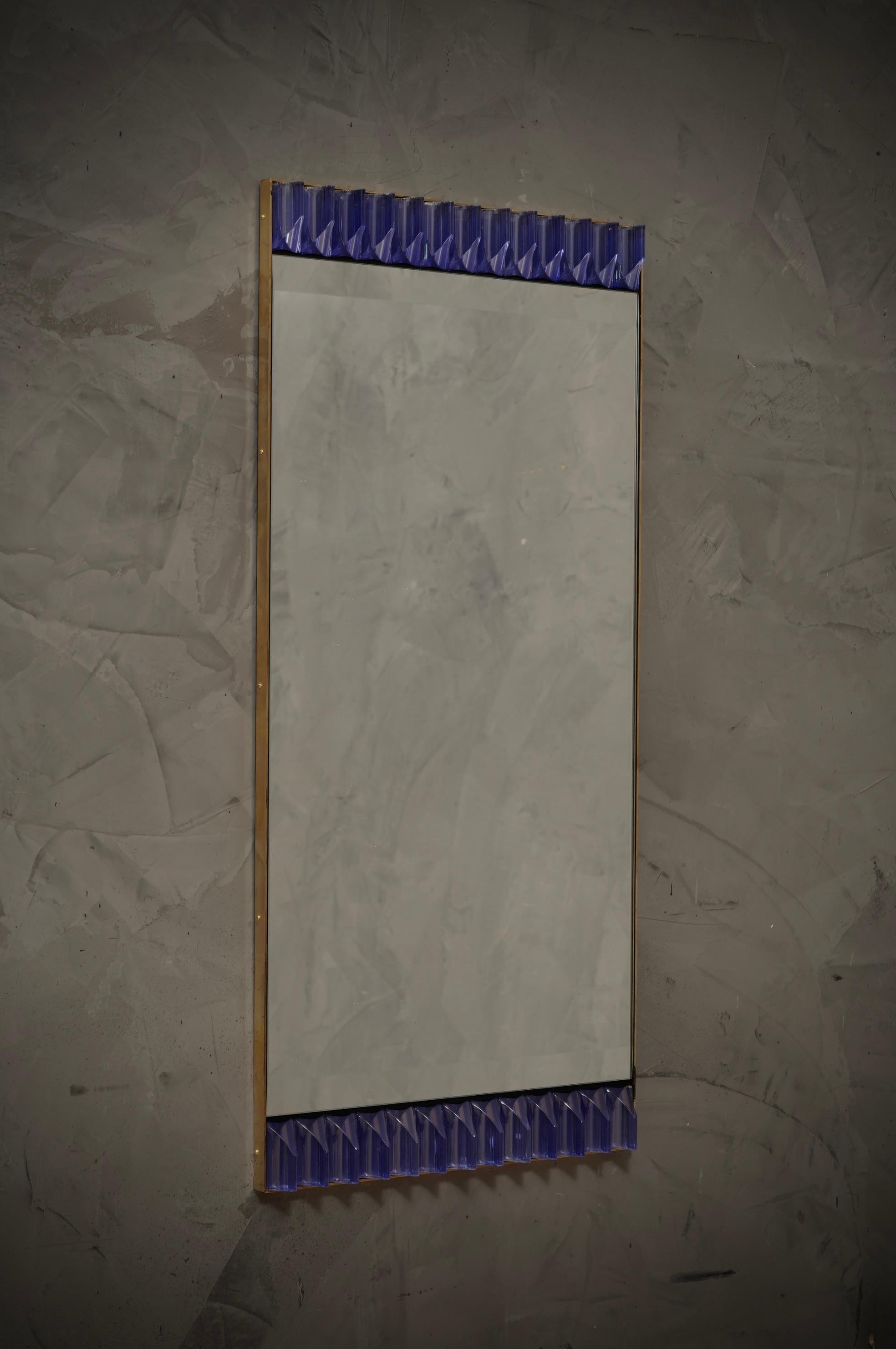 Console/miroir mural mi-siècle en verre de Murano pervenche et laiton, 1990 en vente 1