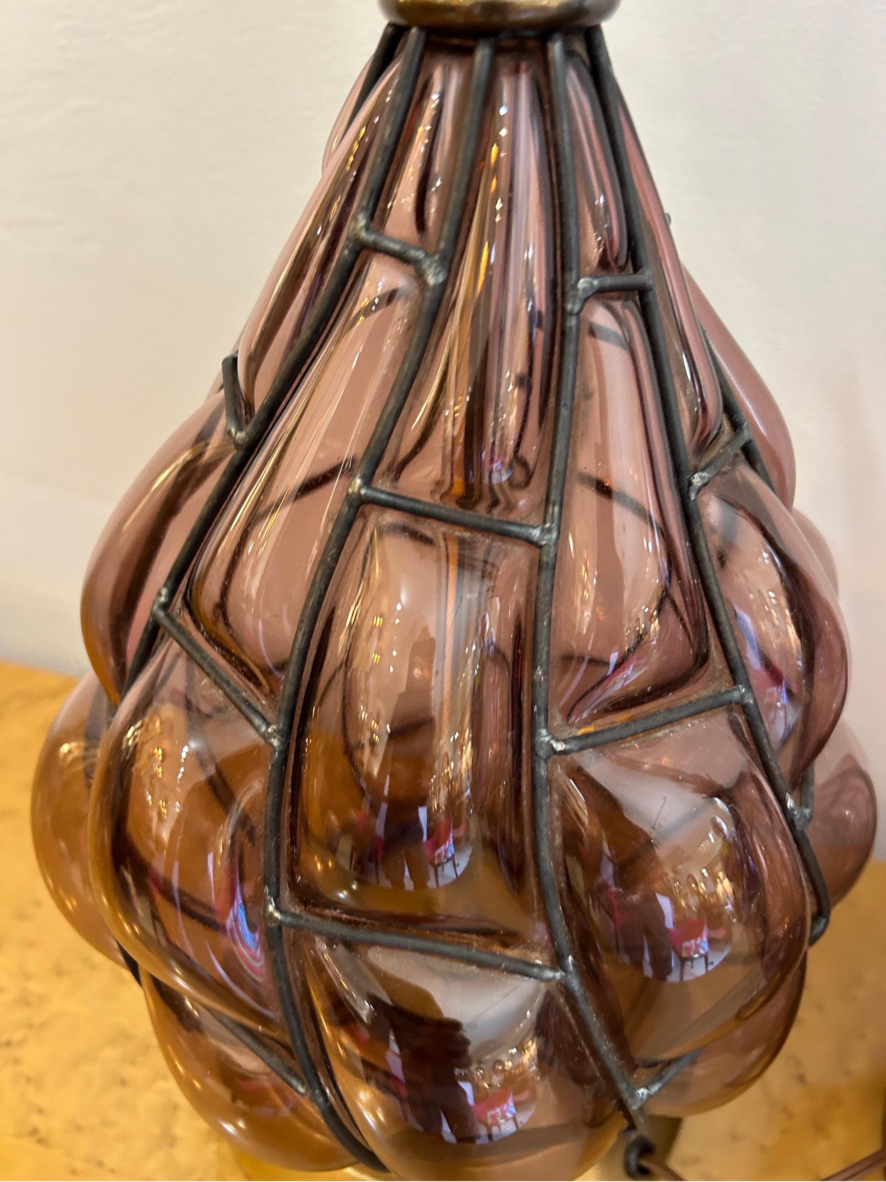 Ferronnerie Paire de lampes de Murano en verre ananas en vente