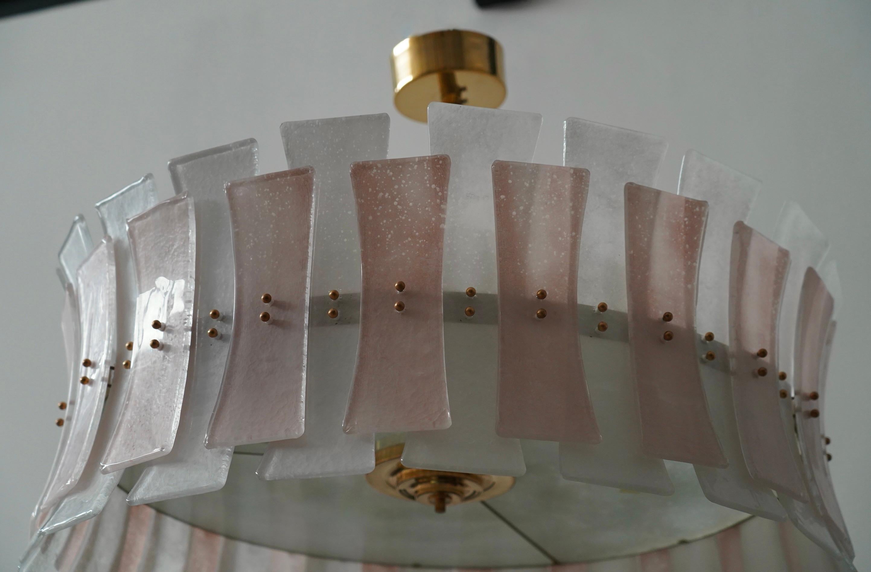 Murano Rosa  Araña y colgantes redondos de vidrio artístico y latón, 2020 Moderno de mediados de siglo en venta