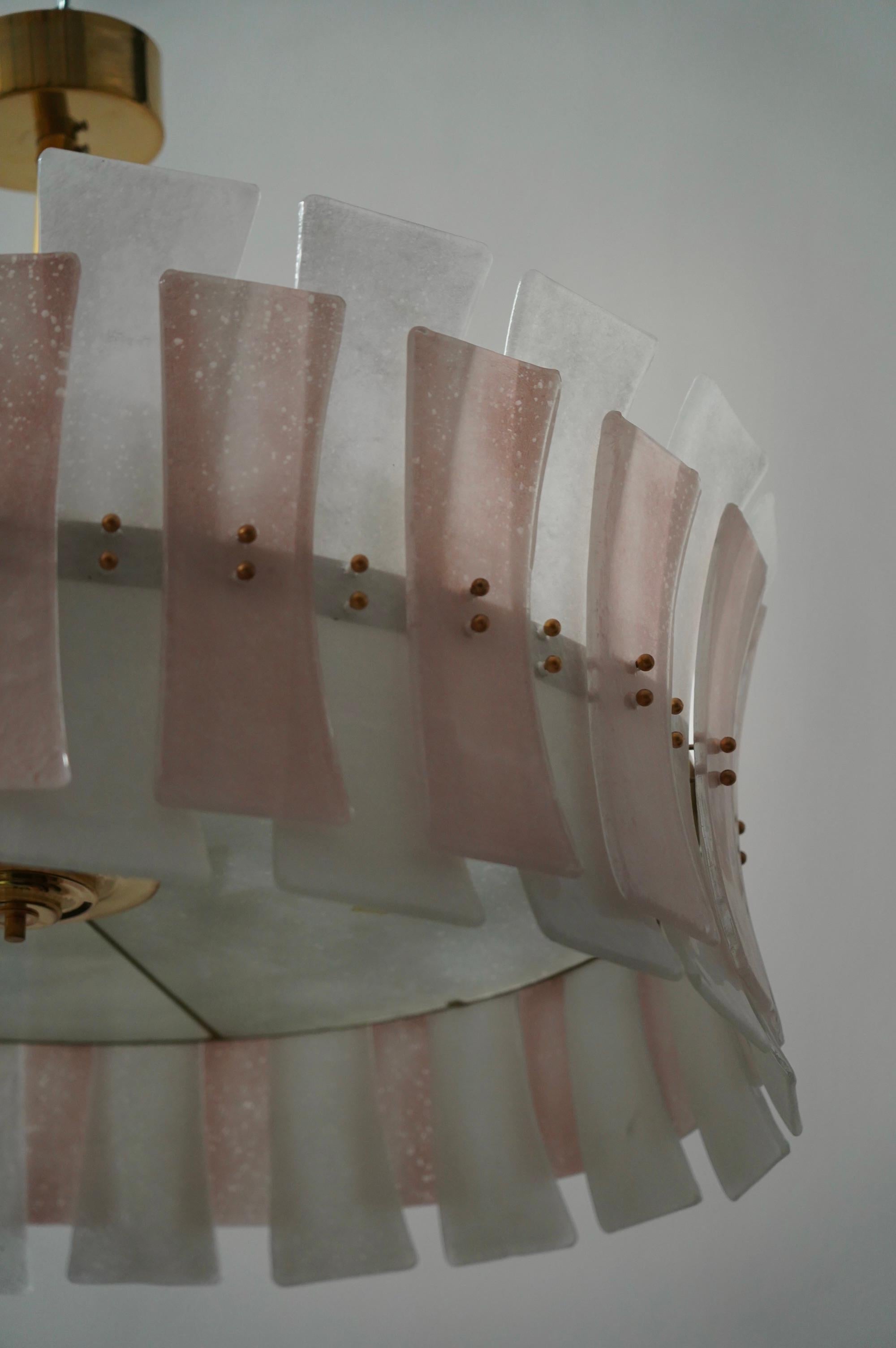 Murano Rosa  Araña y colgantes redondos de vidrio art�ístico y latón, 2020 Italiano en venta