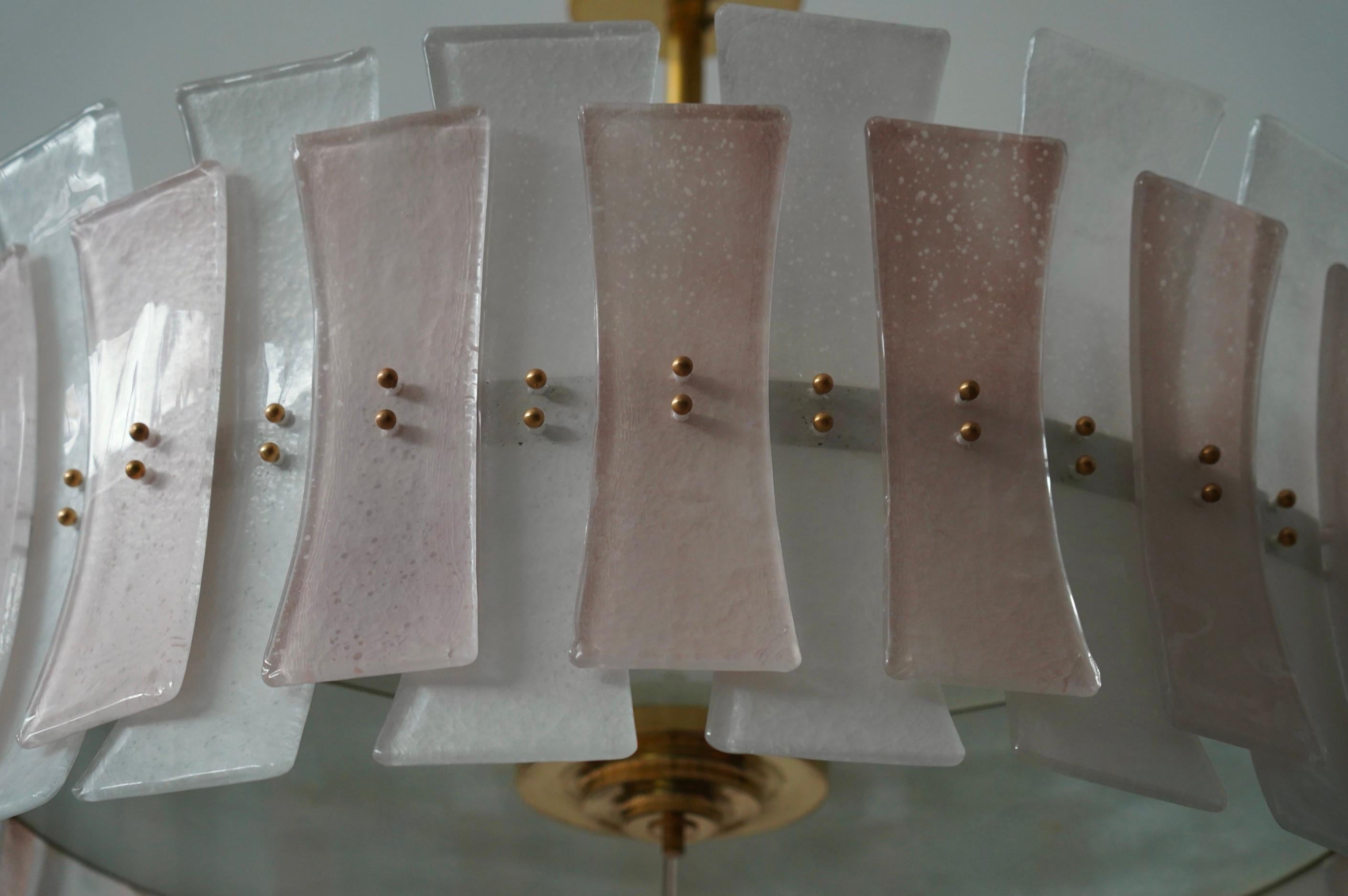 Murano Rosa  Araña y colgantes redondos de vidrio artístico y latón, 2020 Latón en venta