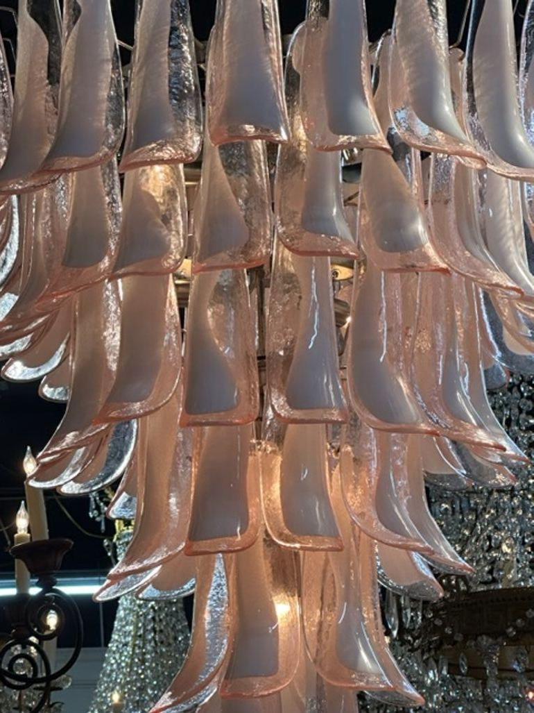 Murano Pink and White Saddle Waterfall Chandelier In Good Condition For Sale In Dallas, TX