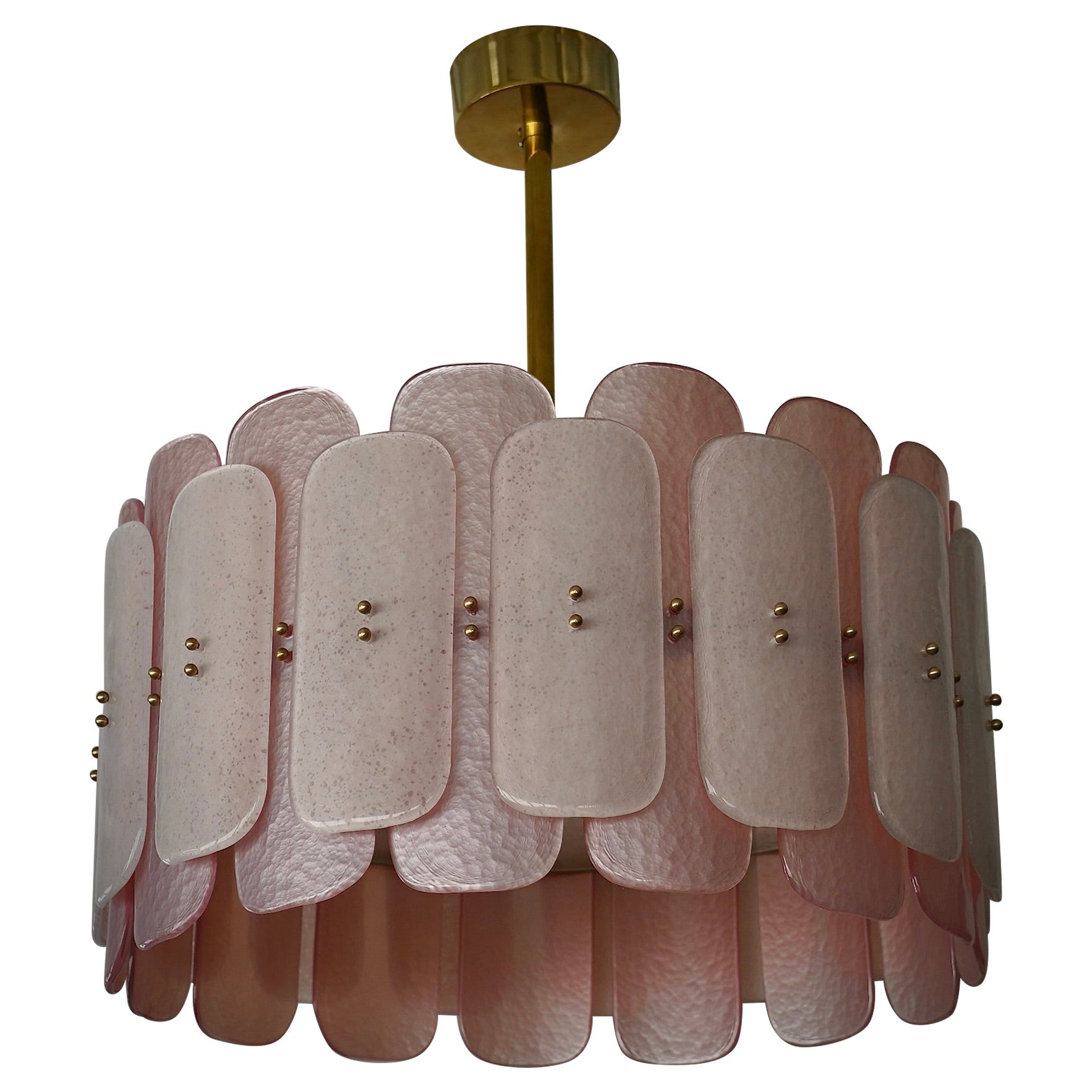 Lampadario rotondo di metà secolo in vetro artistico rosa di Murano e ottone e pendenti, 2020