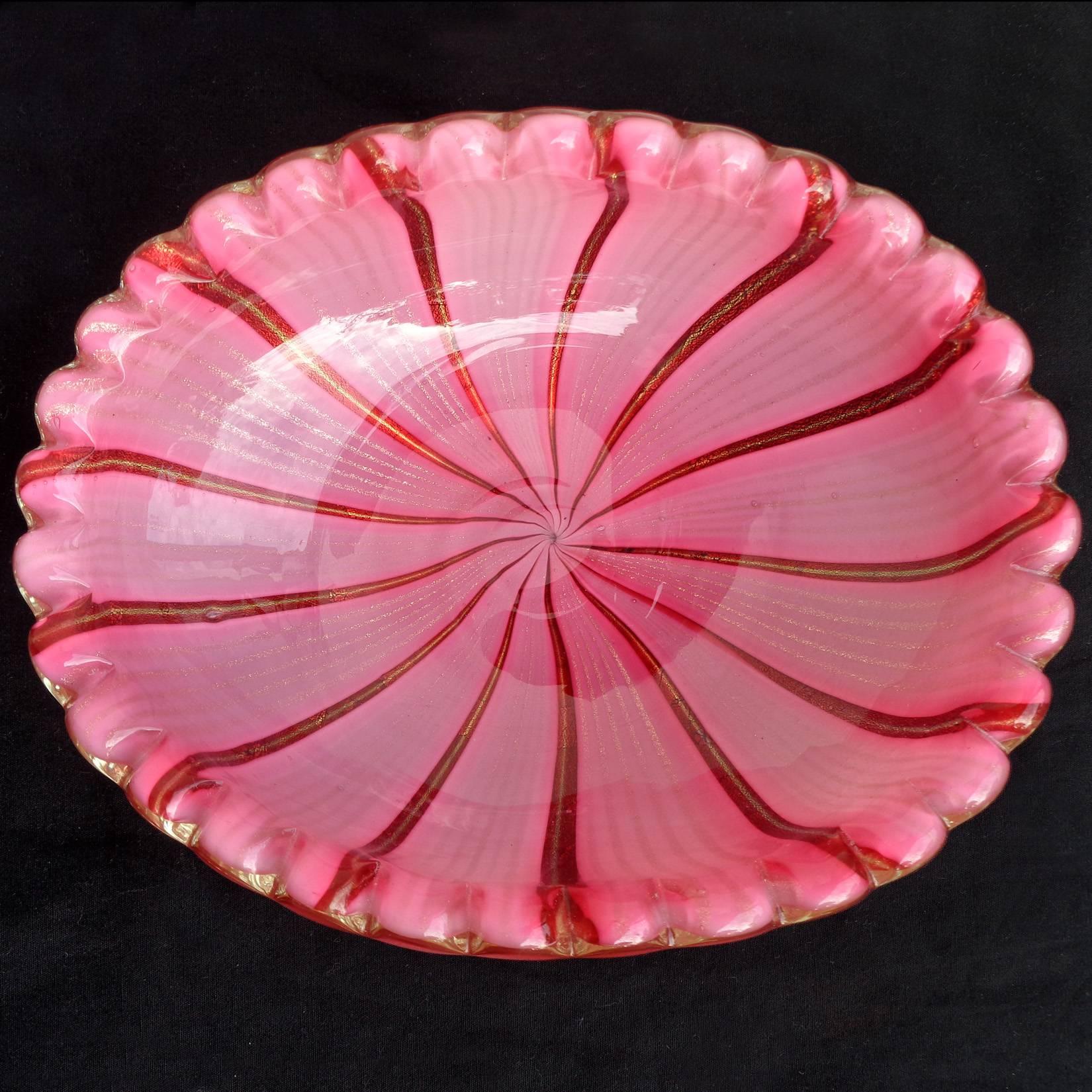 Murano Pink Aventurine Ribbons Gold Flecks Italian Art Glass Decorative Bowl (Moderne der Mitte des Jahrhunderts)