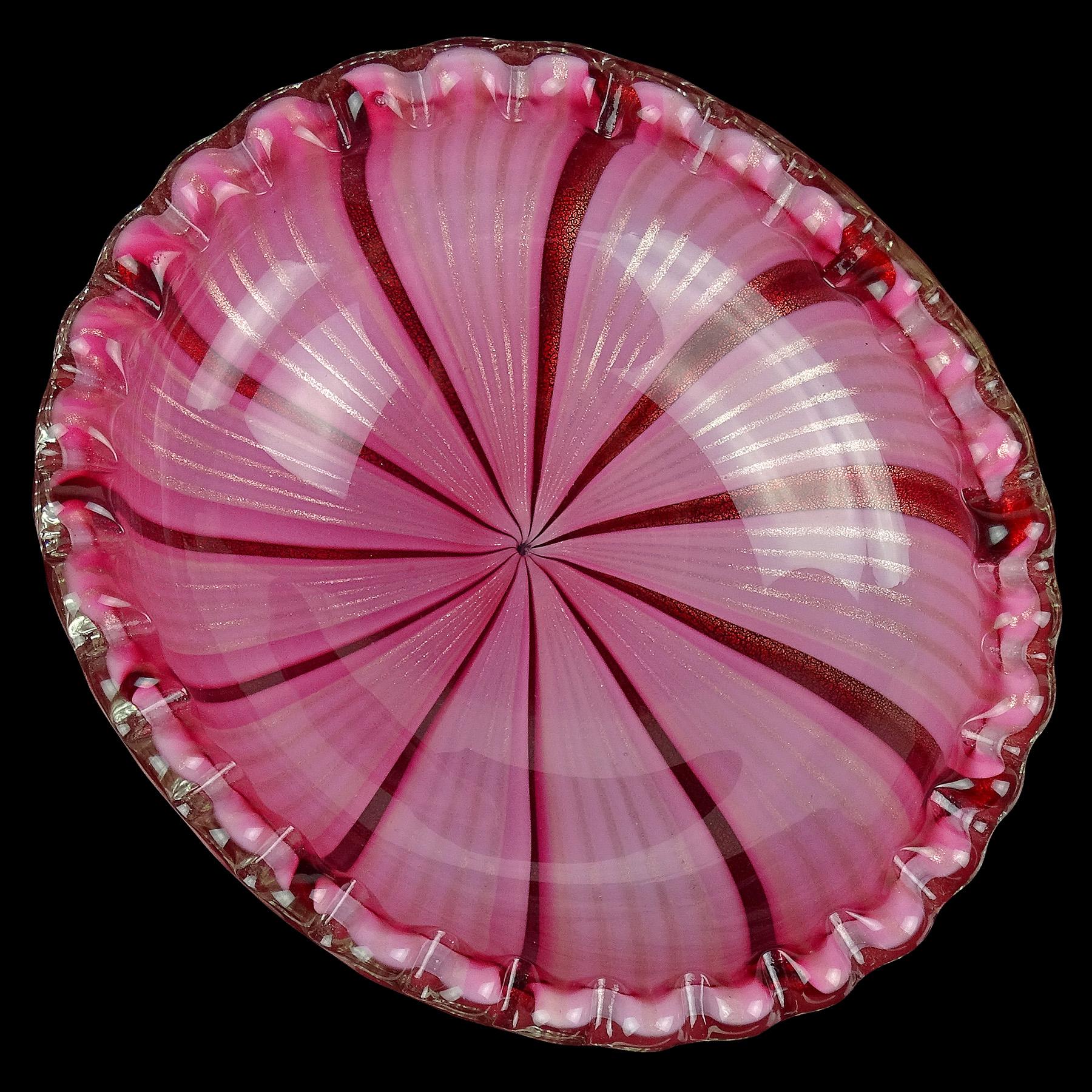 Tazón decorativo de cristal artístico italiano de Murano con cintas de aventurina rosa y motas doradas Moderno de mediados de siglo en venta