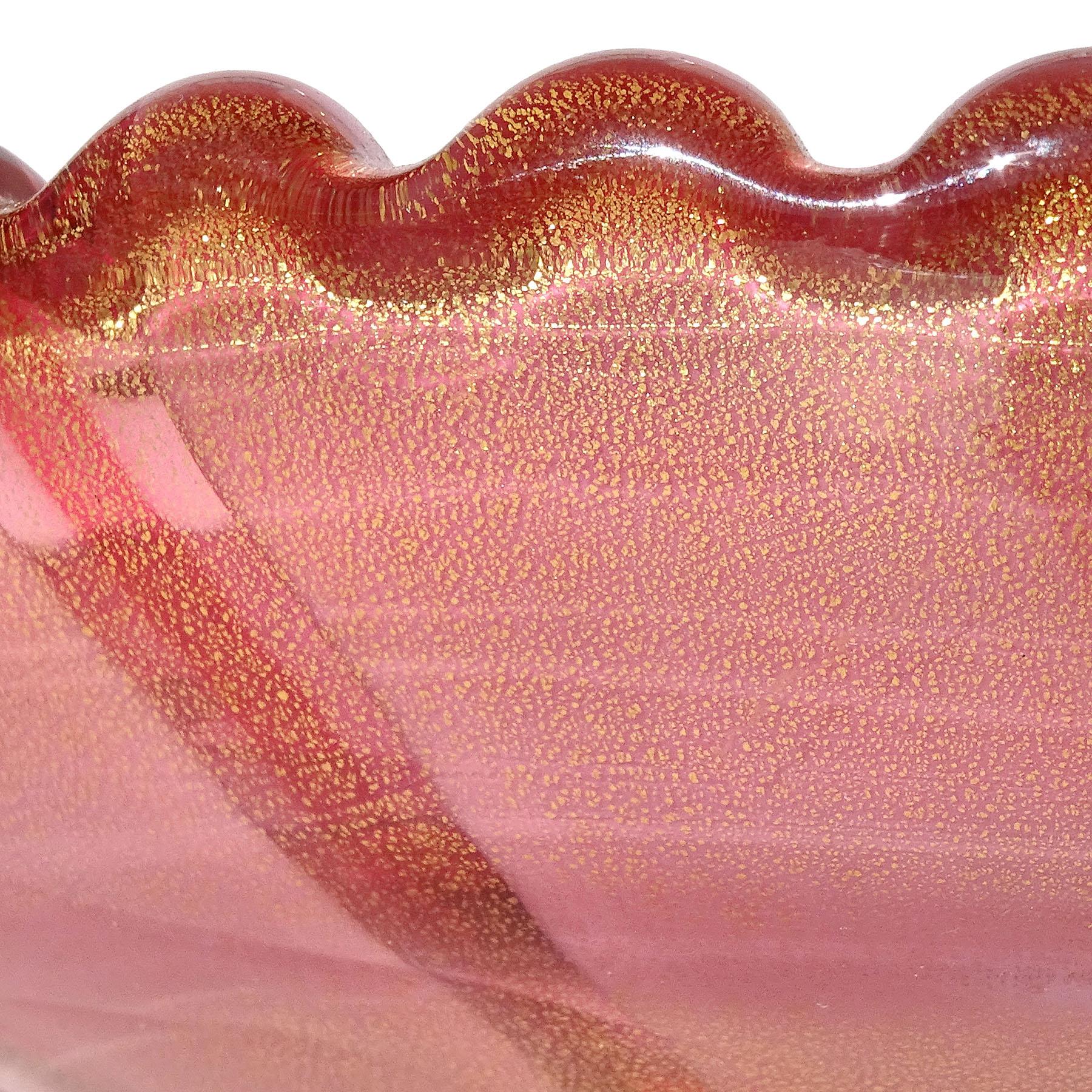 Tazón decorativo de cristal artístico italiano de Murano con cintas de aventurina rosa y motas doradas en venta 1