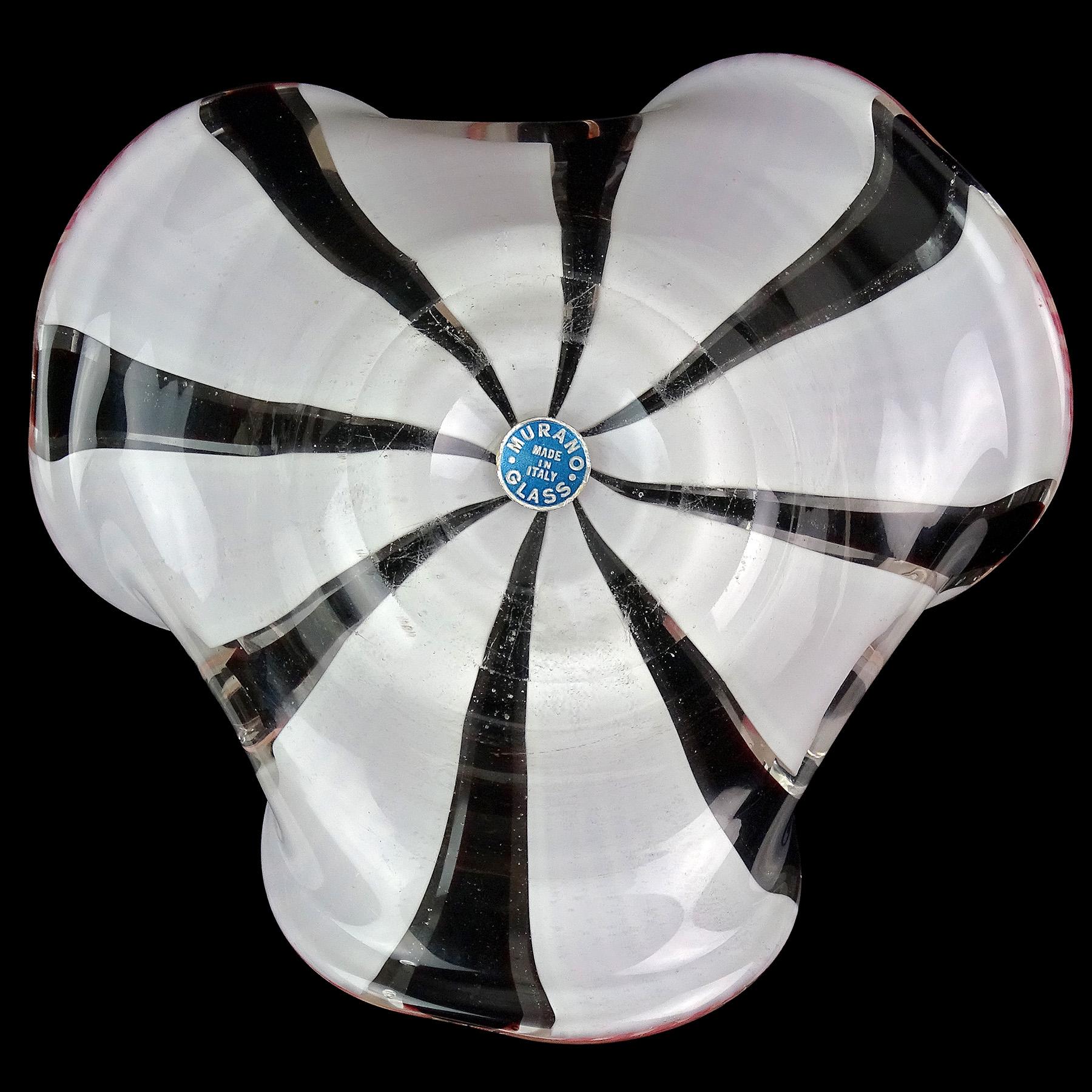 Murano Pink Black White Alternating Ribbons Italian Art Glass Decorative Bowl (bol décoratif en verre d'art italien) en vente 2