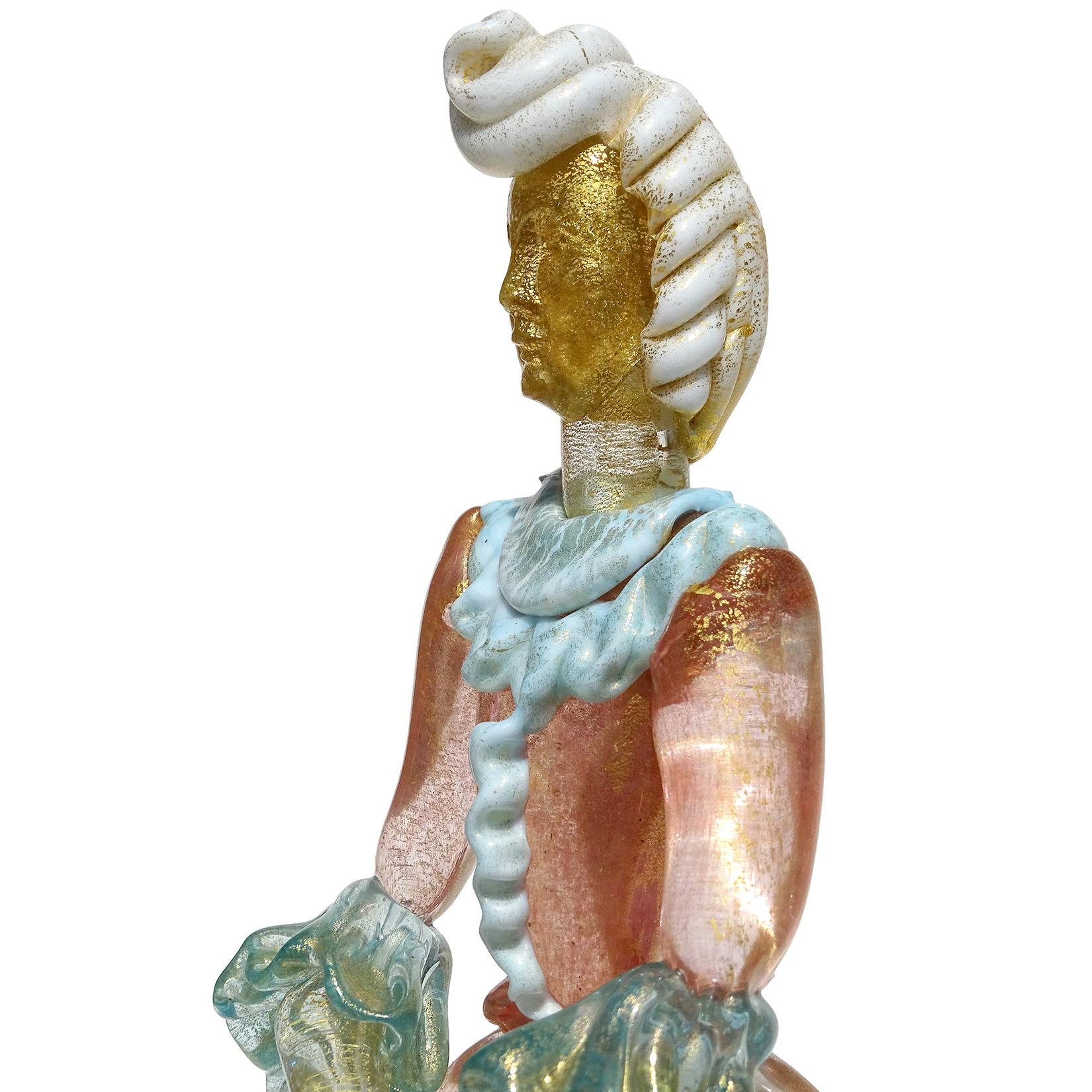 Sculpture de femme victorienne en verre d'art italien de Murano rose, bleu et moucheté d'or en forme de robe en vente 1