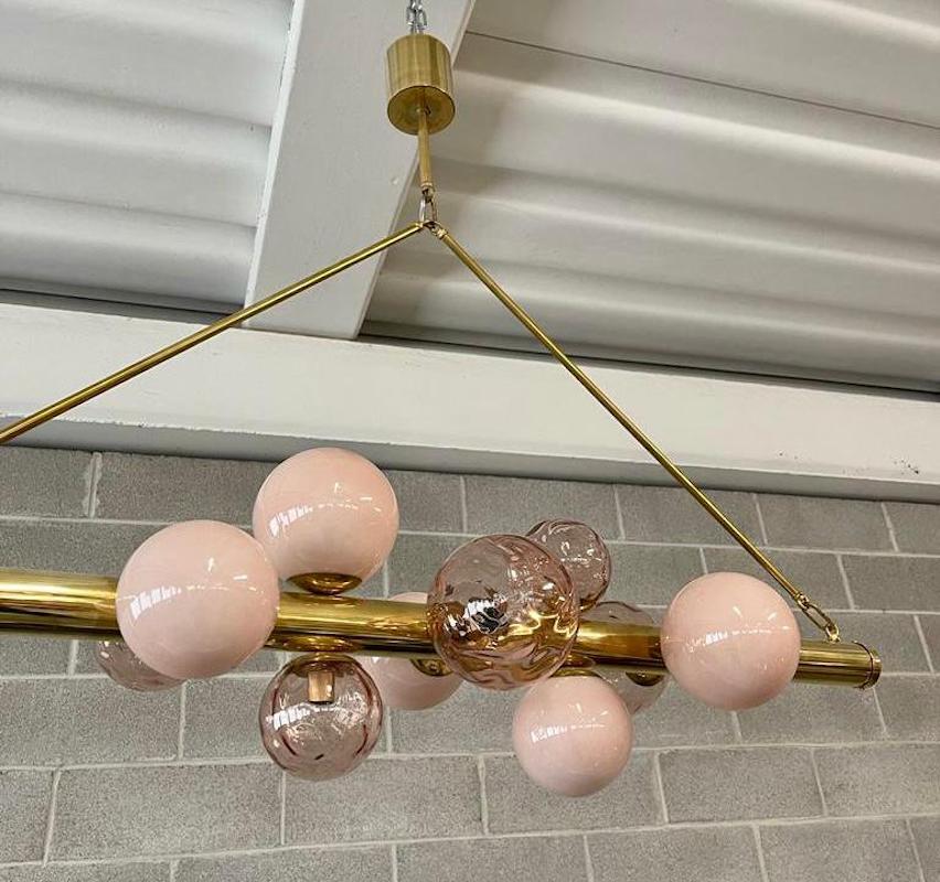 Murano Pink Glass and Brass Mid-Century Chandelier, 2000 In Good Condition For Sale In Rome, IT