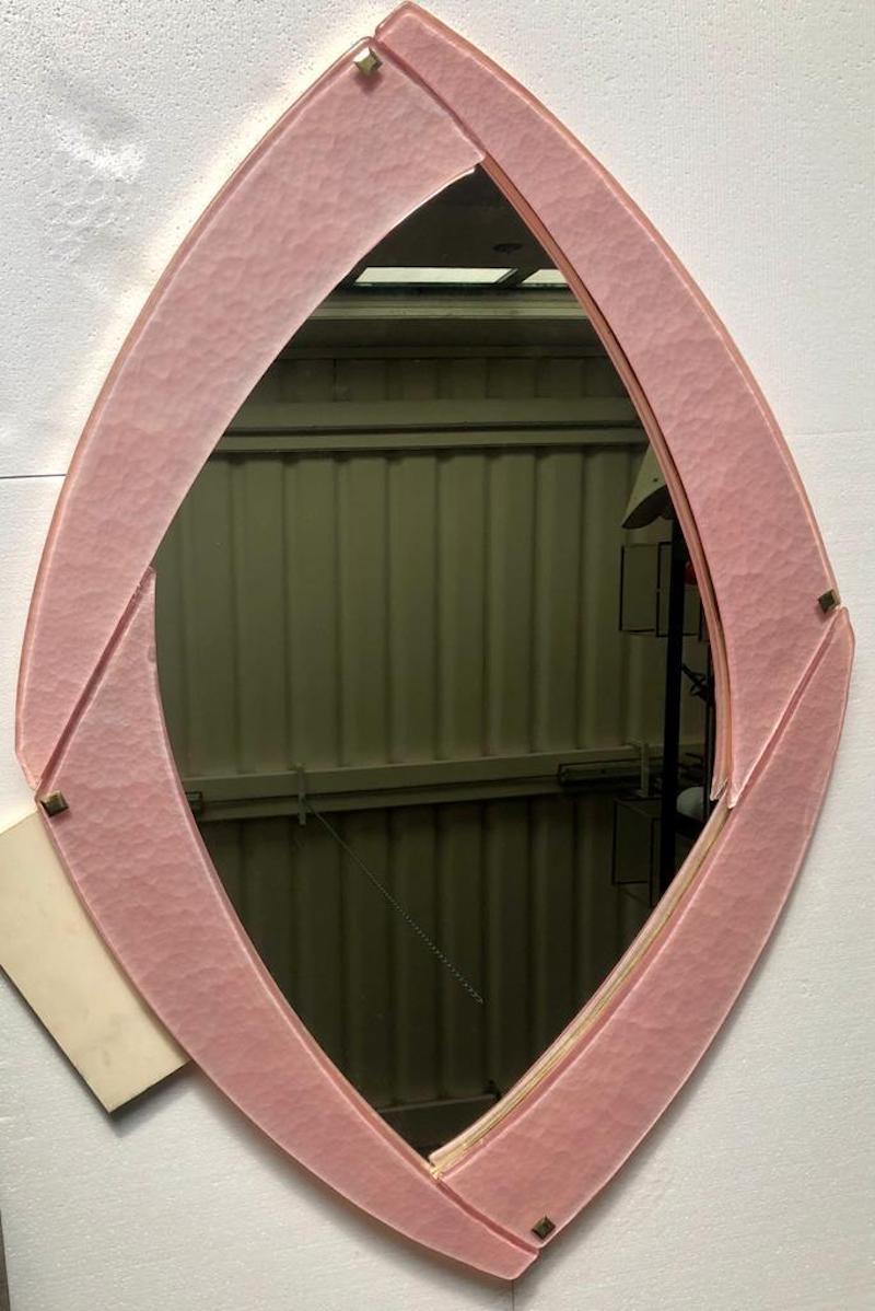 Murano Pink Glass and Brass Mid-Century Wall Mirror, 2020 In Good Condition In Rome, IT