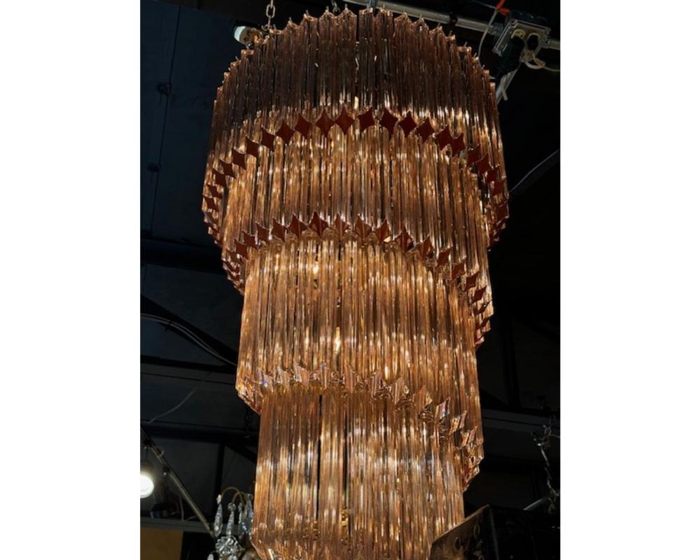 Verre brun Lustre cascade en verre rose de Murano en vente