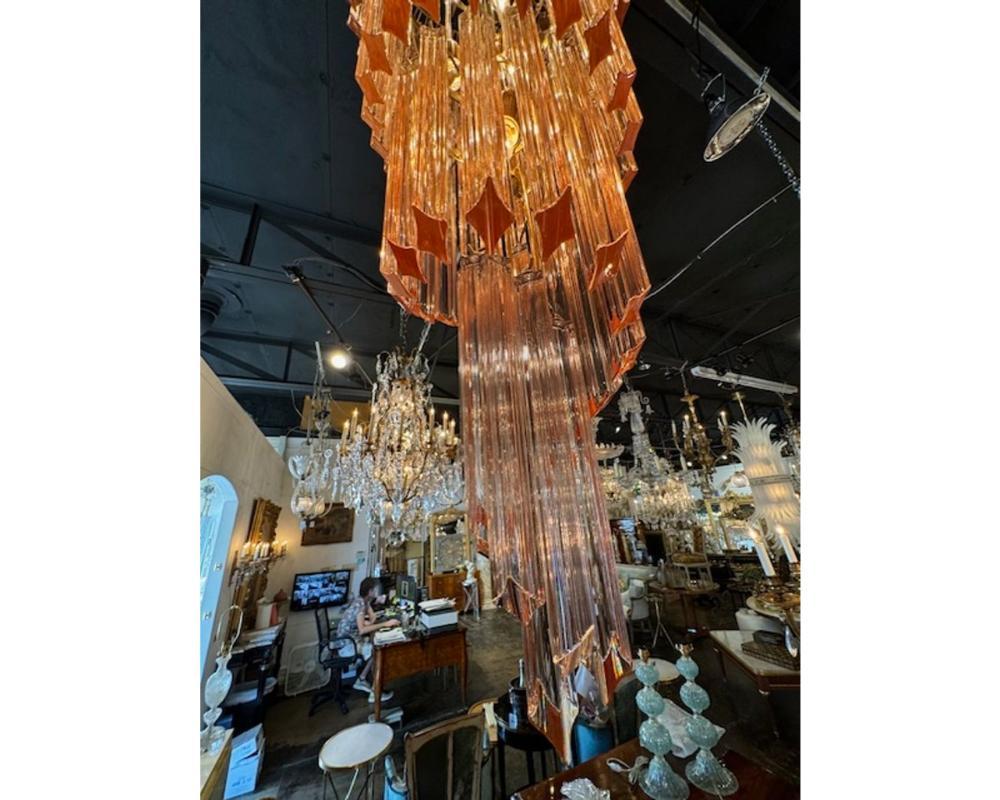 Lustre cascade en verre rose de Murano en vente 2