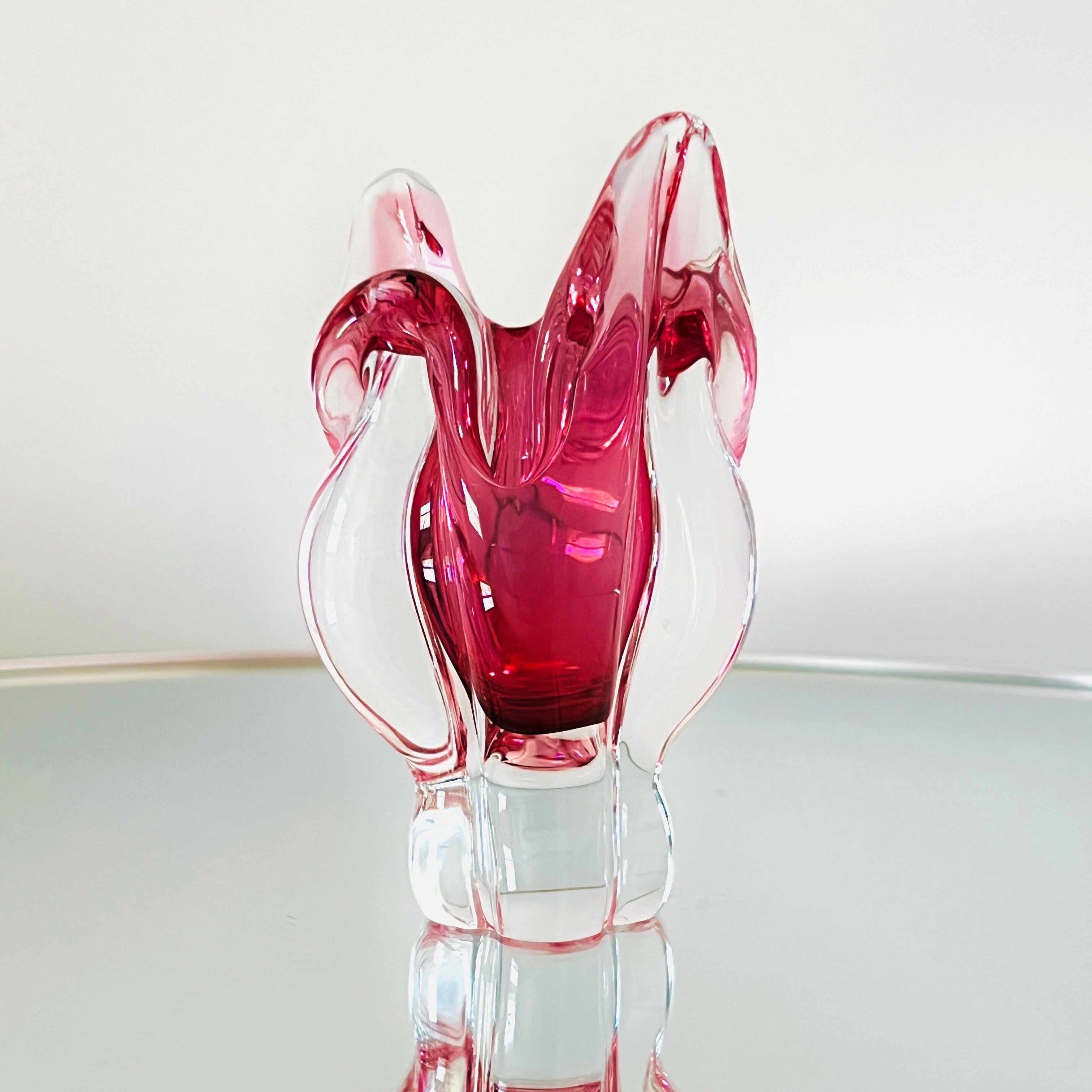 Murano Pink Violet Bud Vase with Tulip Shape, circa. 1950s 3