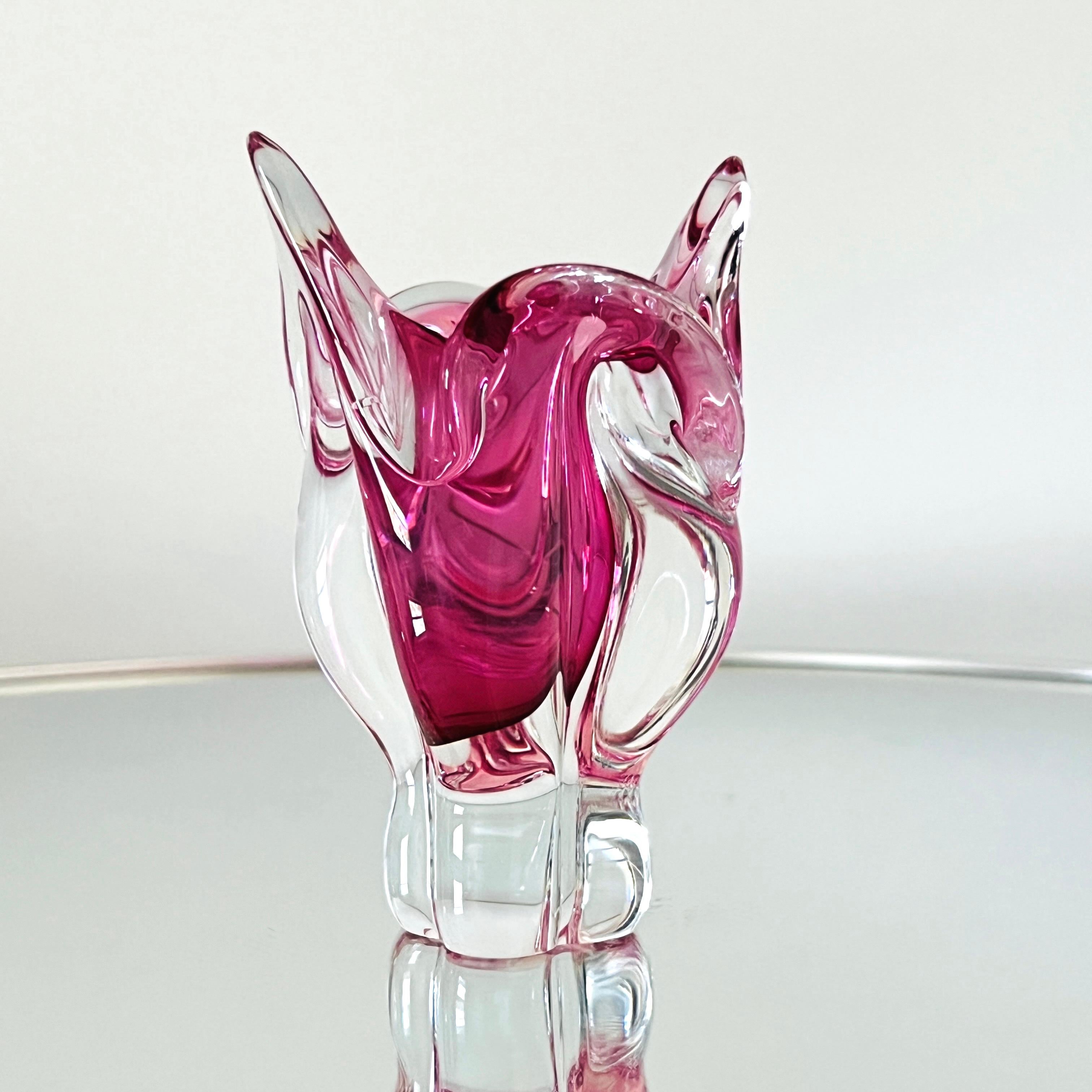 Italian Murano Pink Violet Bud Vase with Tulip Shape, circa. 1950s