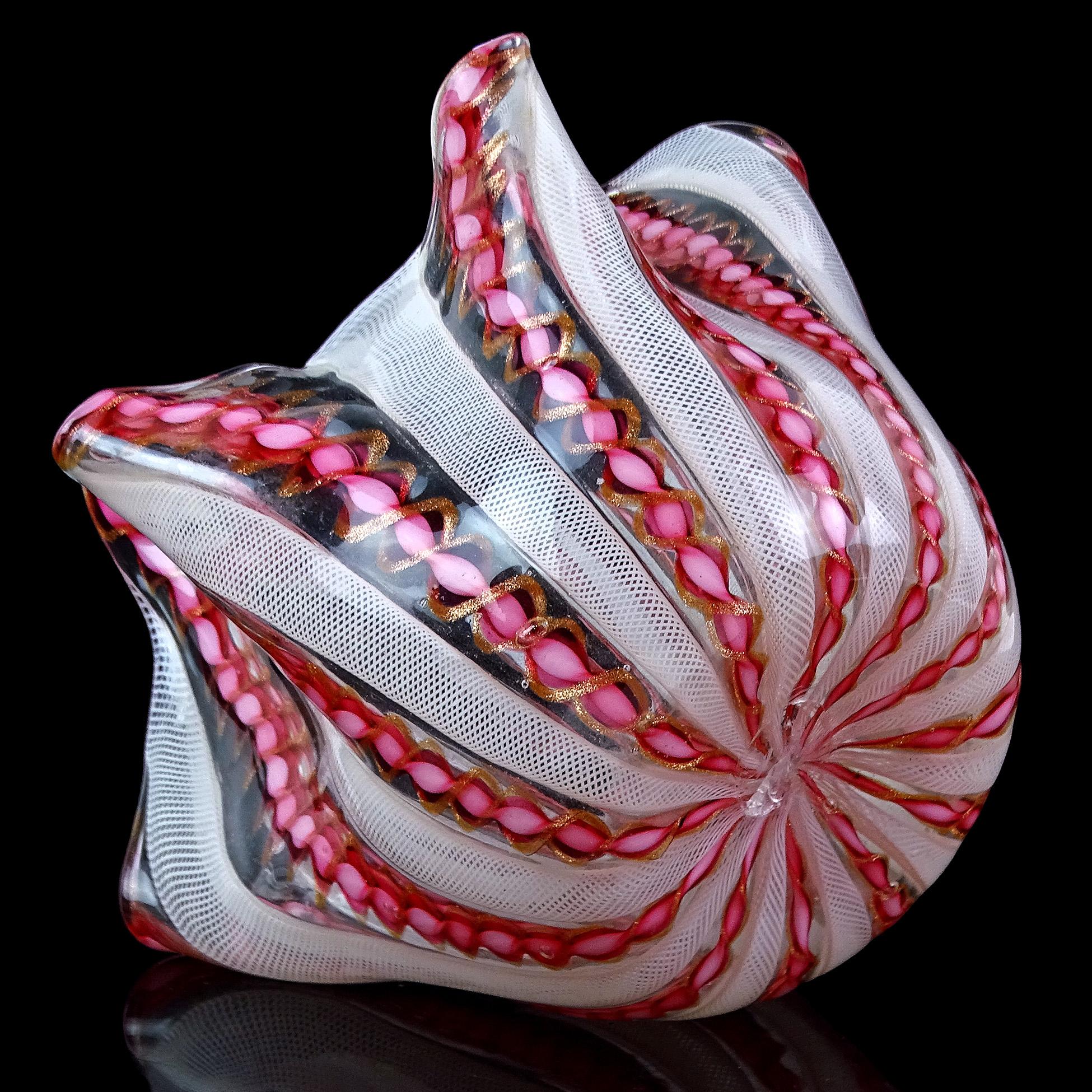 Vetro Vaso Fazzoletto in vetro artistico italiano di Murano rosa bianco a fiocchi di avventurina in vendita