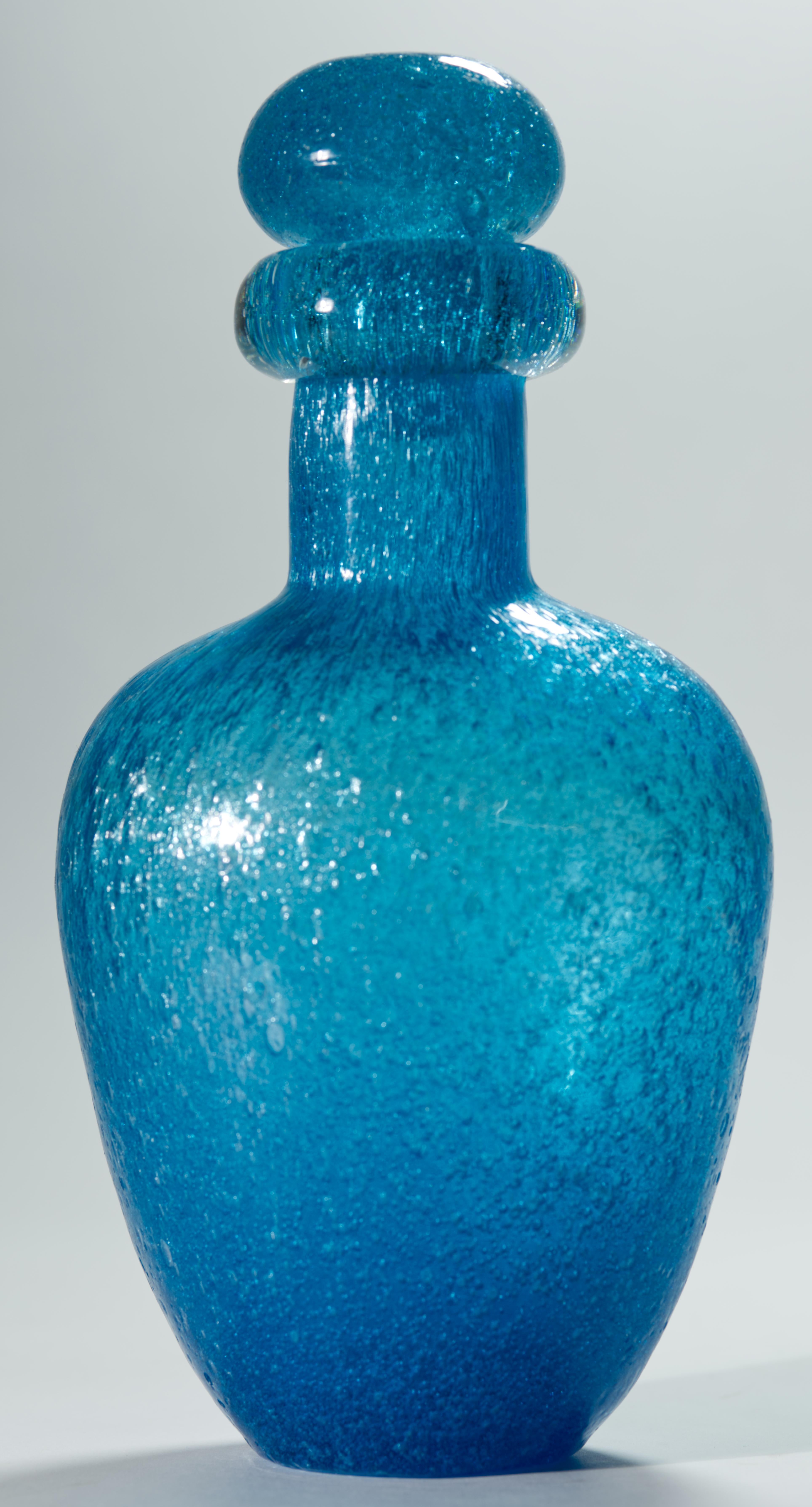 Italian Murano Pulegoso Blue Art Glass Decanter and 6 Footed Glasses For Sale