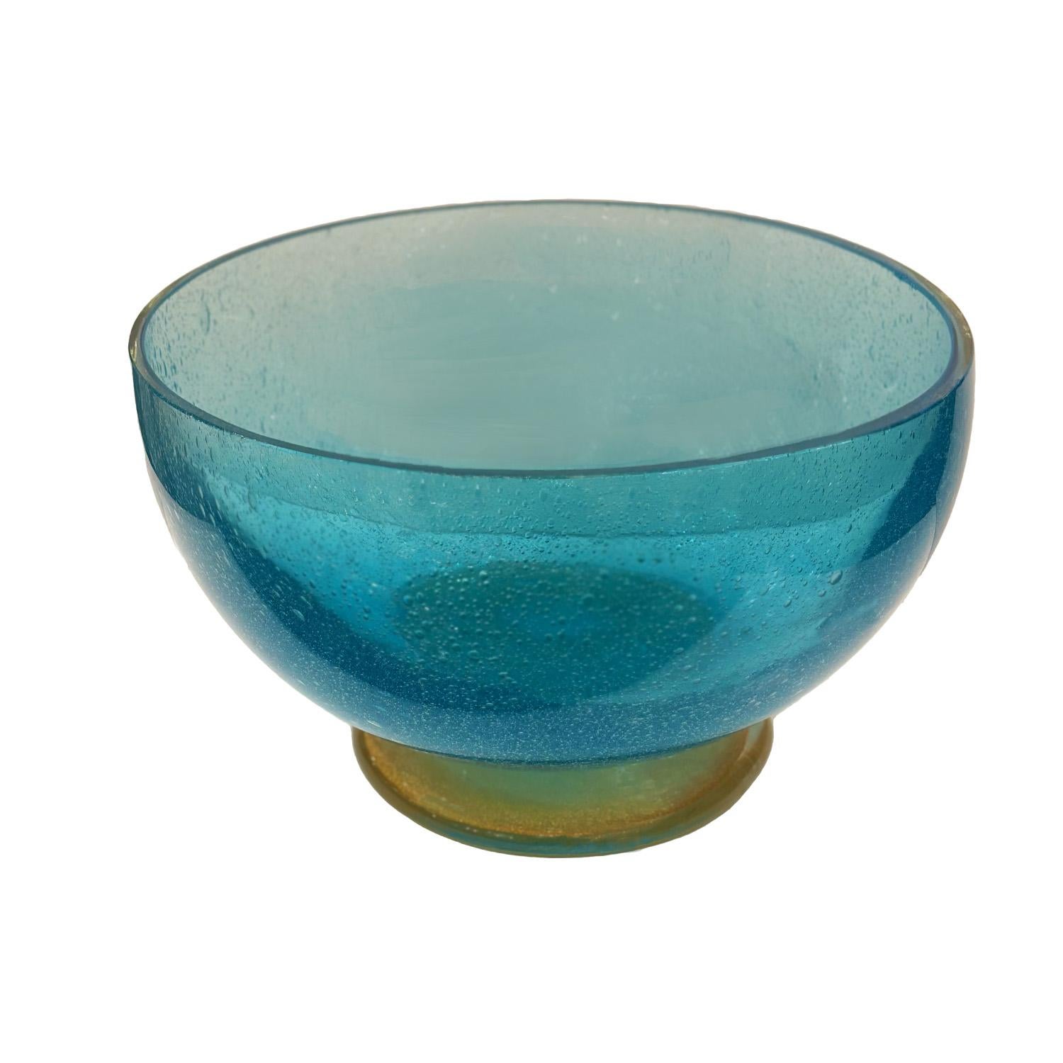Néoclassique Murano Pulegoso Glass Pedestal Bowl with Gold Inclusions, Made-to-Order en vente