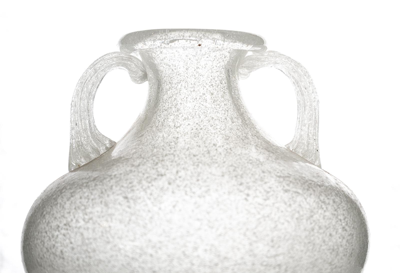 Murano Pulegoso Two-Handled Vase For Sale 3