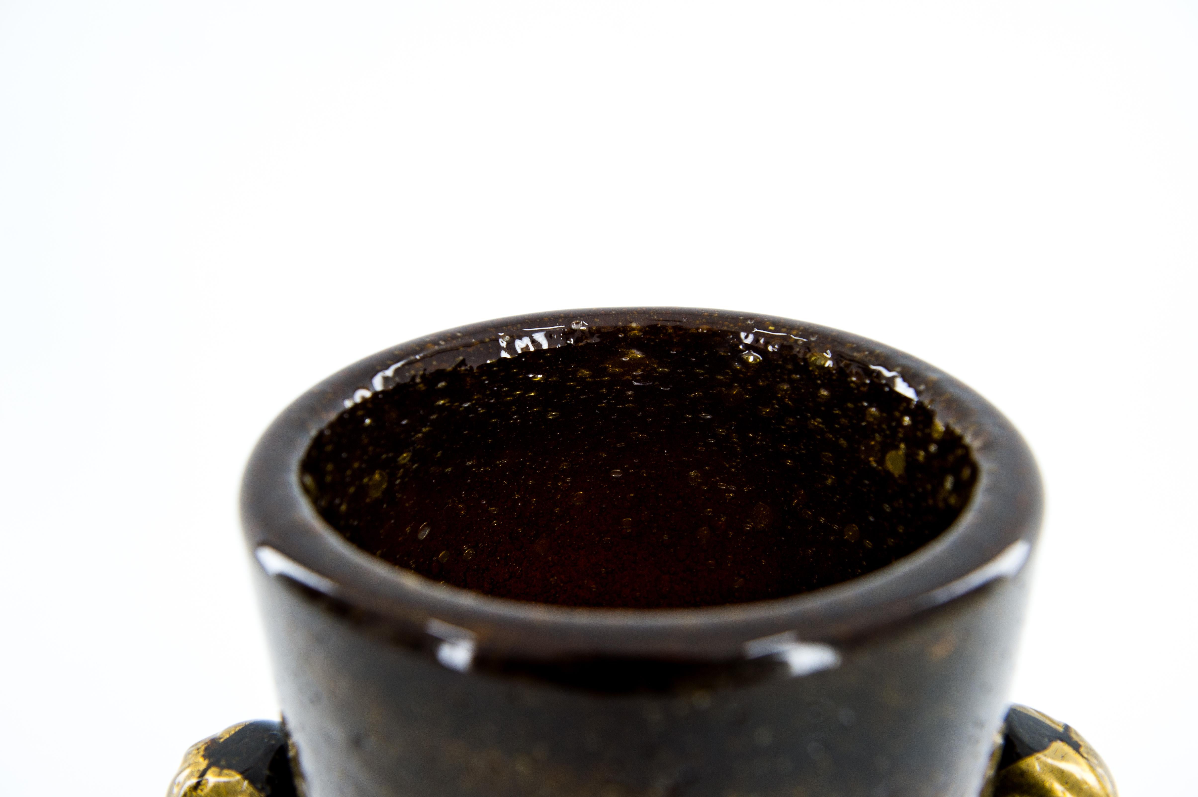 Vaso di Murano Pulegoso dalla tonalità intensa con accenti d'oro, artigianato italiano in vendita 2