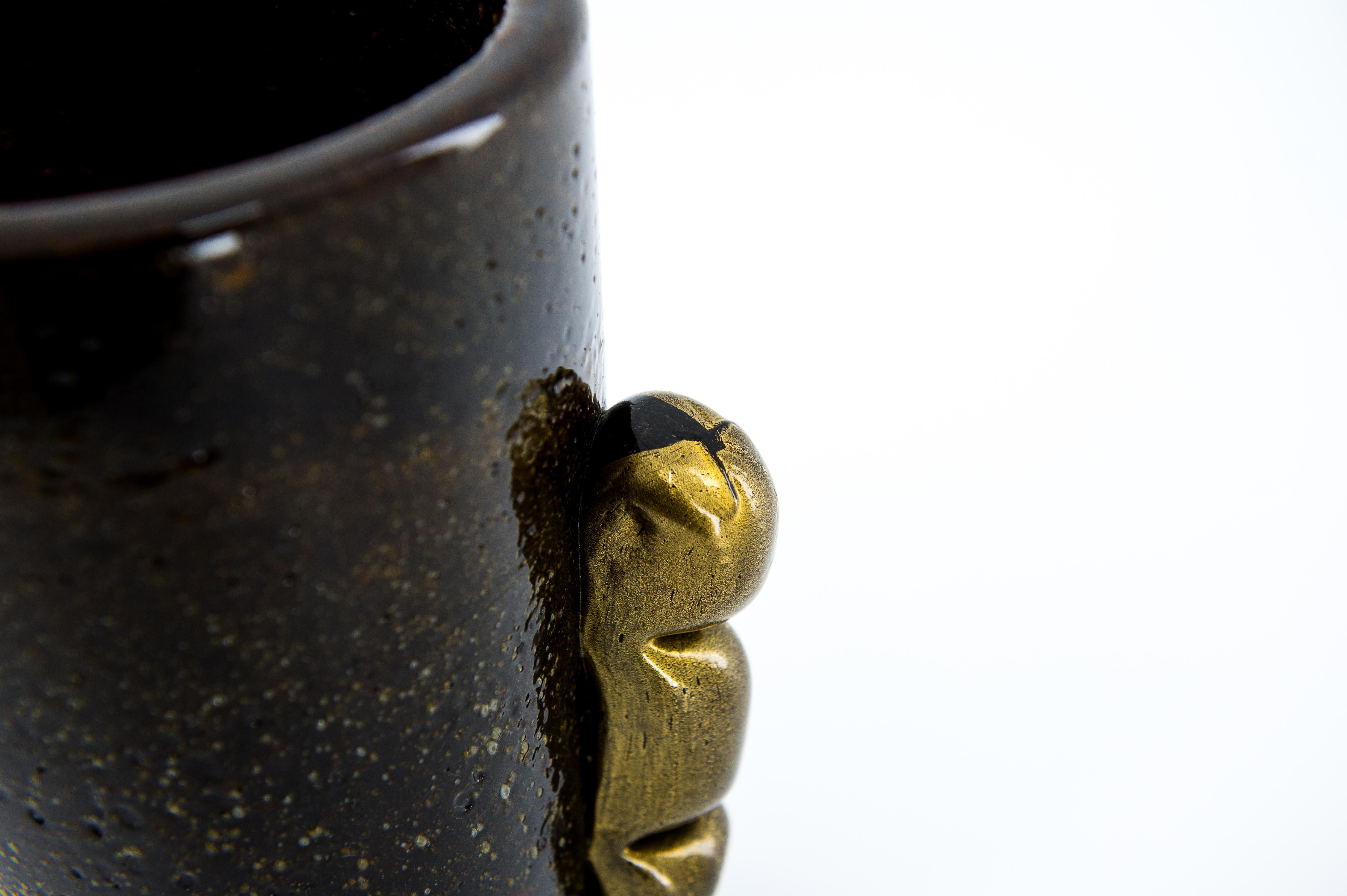 Vaso di Murano Pulegoso dalla tonalità intensa con accenti d'oro, artigianato italiano in vendita 3