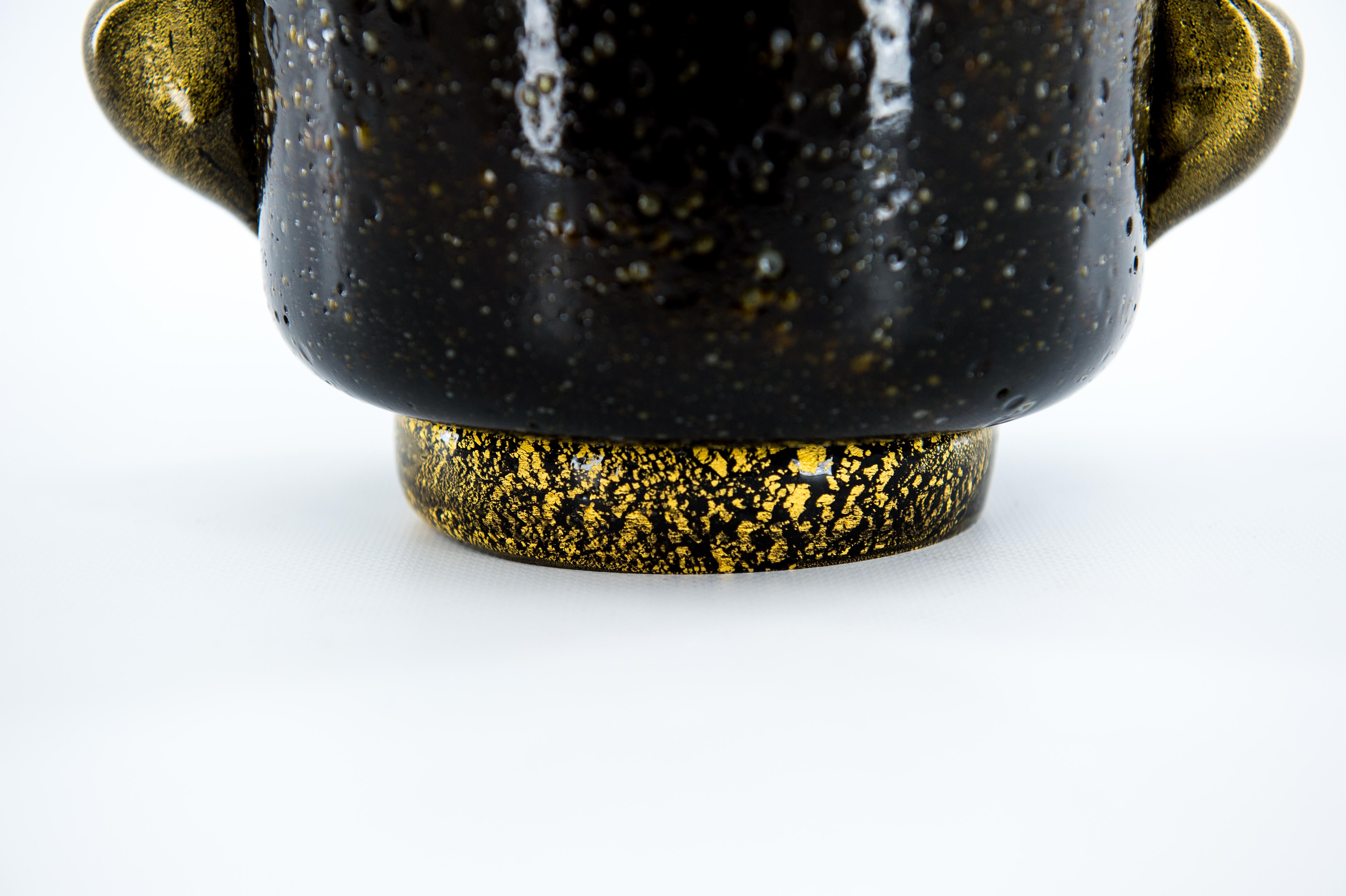 Fine XX secolo Vaso di Murano Pulegoso dalla tonalità intensa con accenti d'oro, artigianato italiano in vendita