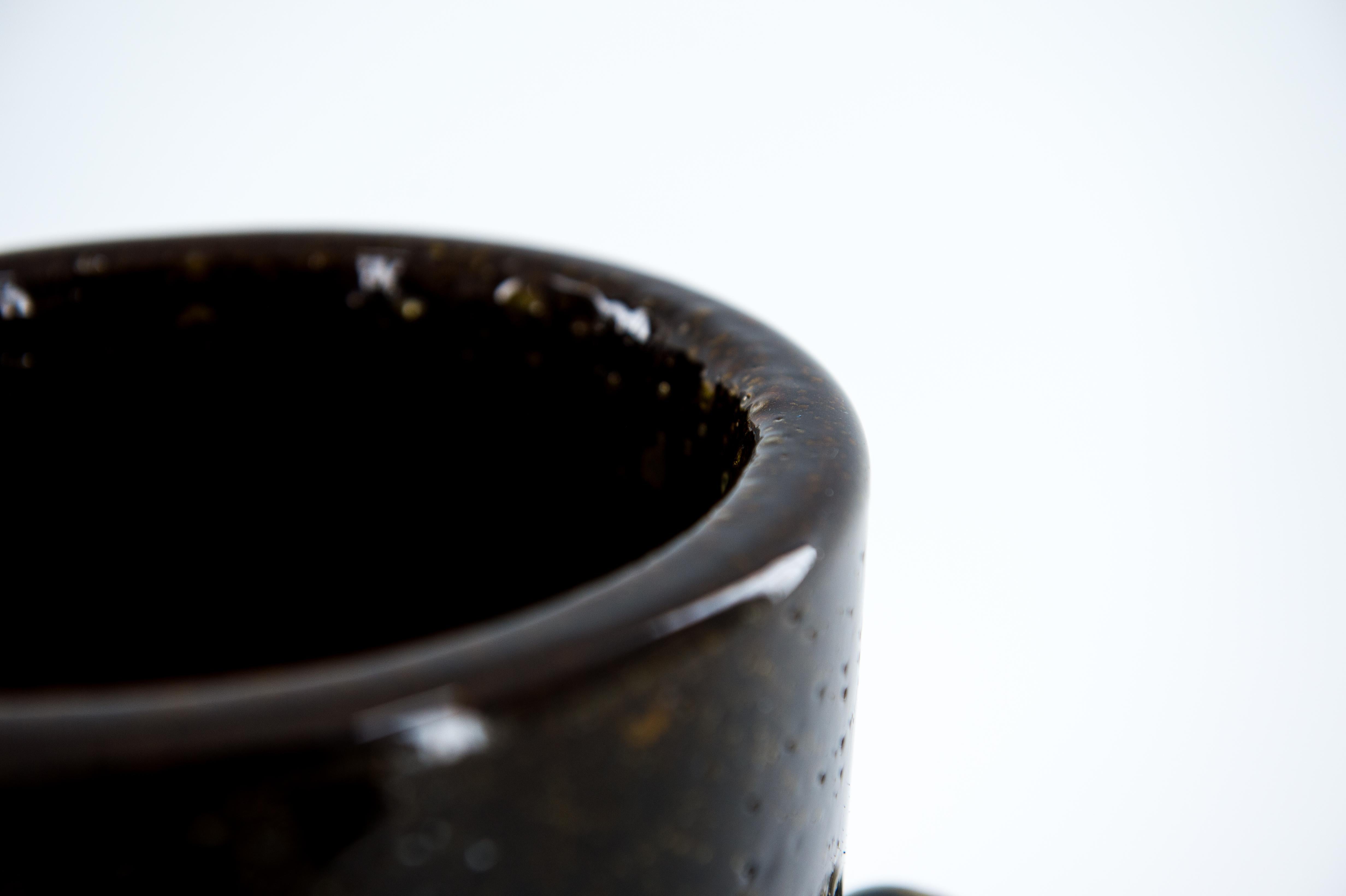 Vaso di Murano Pulegoso dalla tonalità intensa con accenti d'oro, artigianato italiano in vendita 1