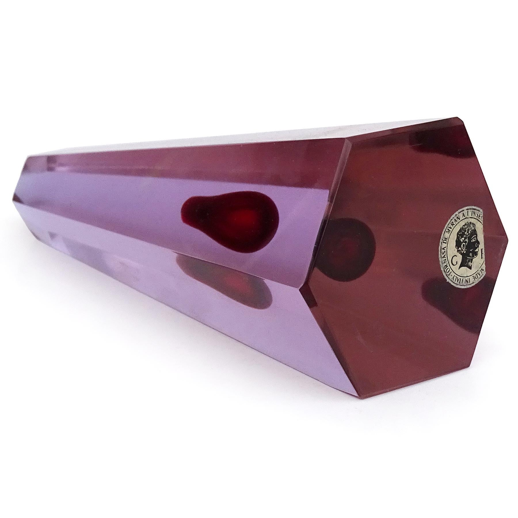 Murano Purple Red Core Italian Art Glass Obelisk Pyramid Paperweight Sculpture In Good Condition For Sale In Kissimmee, FL