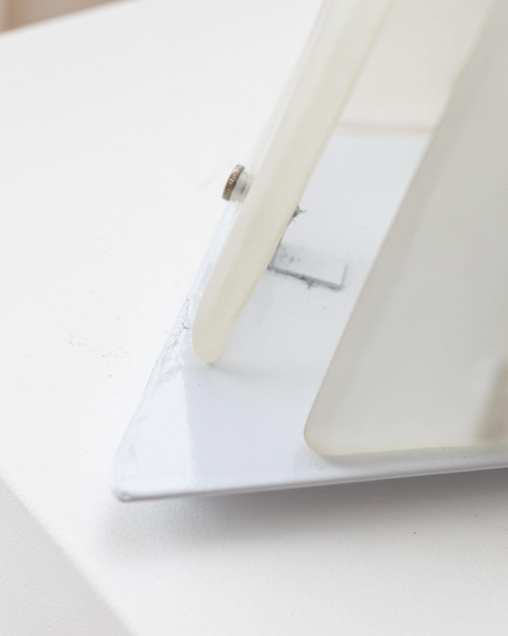 Murano Pyramid Table Lamp In Frosted Glass Original Space Age Design Italy, 70s In Good Condition For Sale In Montecalvoli, IT