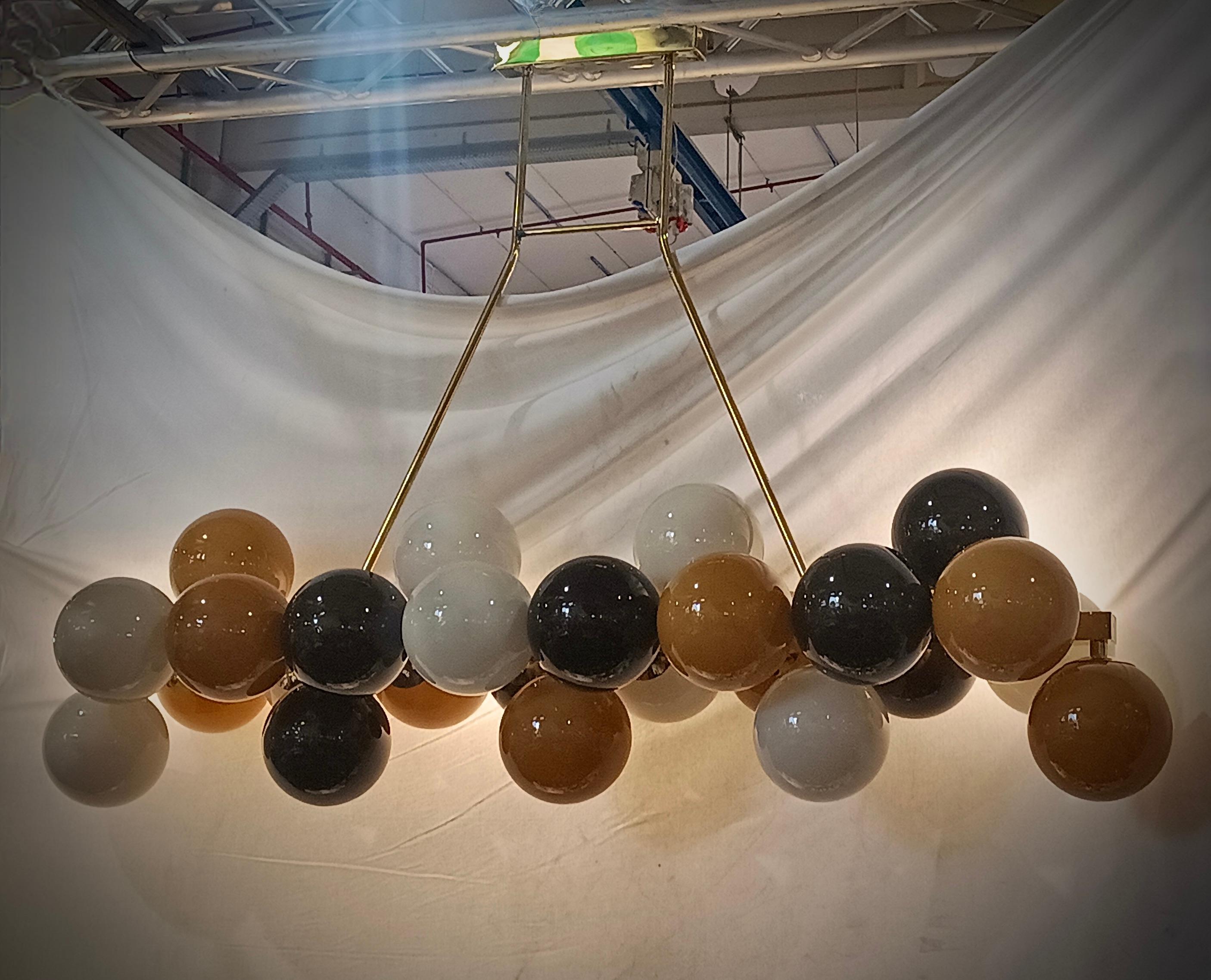 Vetro di Murano Lampadario e pendente rettangolare di Murano in vetro artistico nero oro e ottone, 2020 in vendita