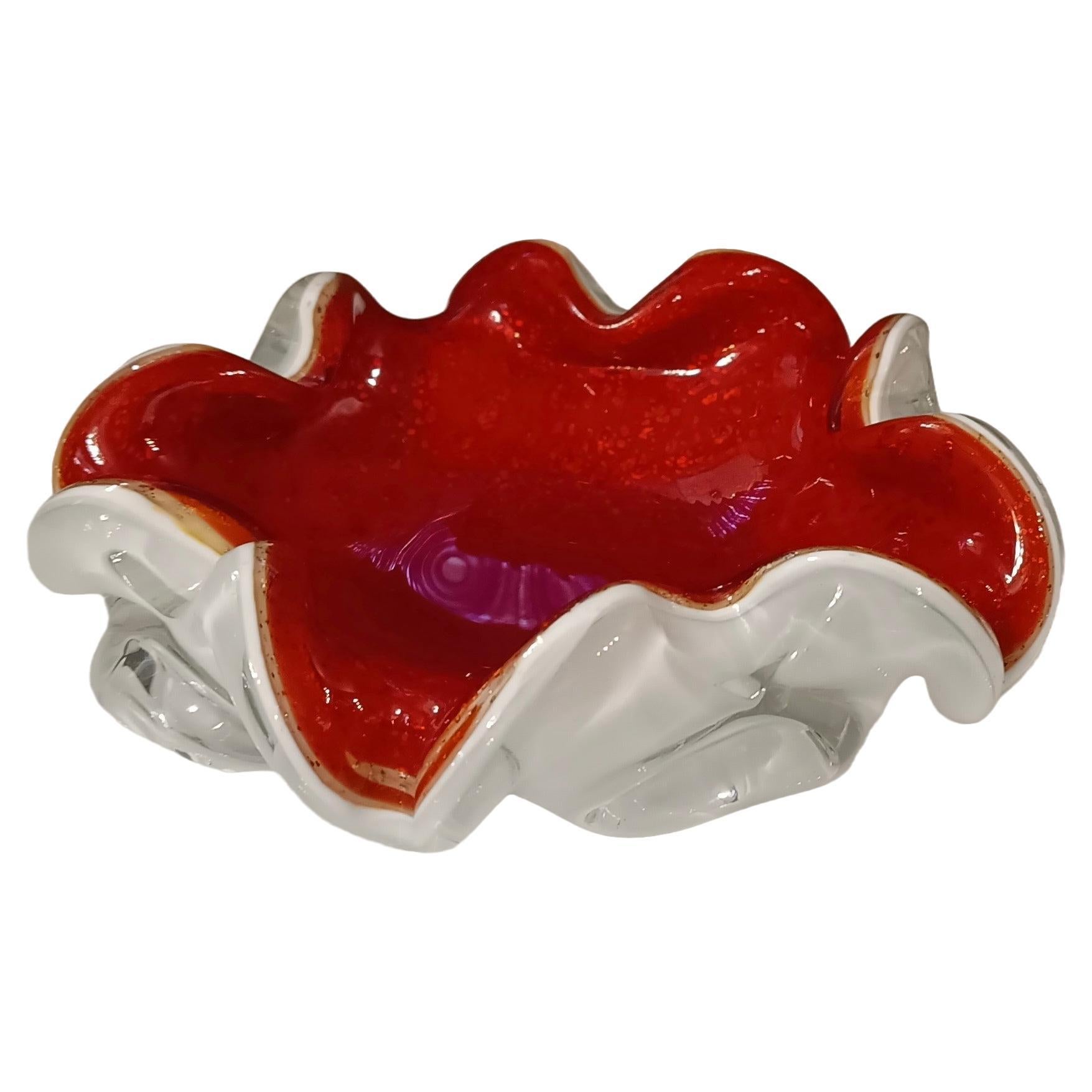 Cenicero de cristal rojo y blanco de Murano, 1980 en venta