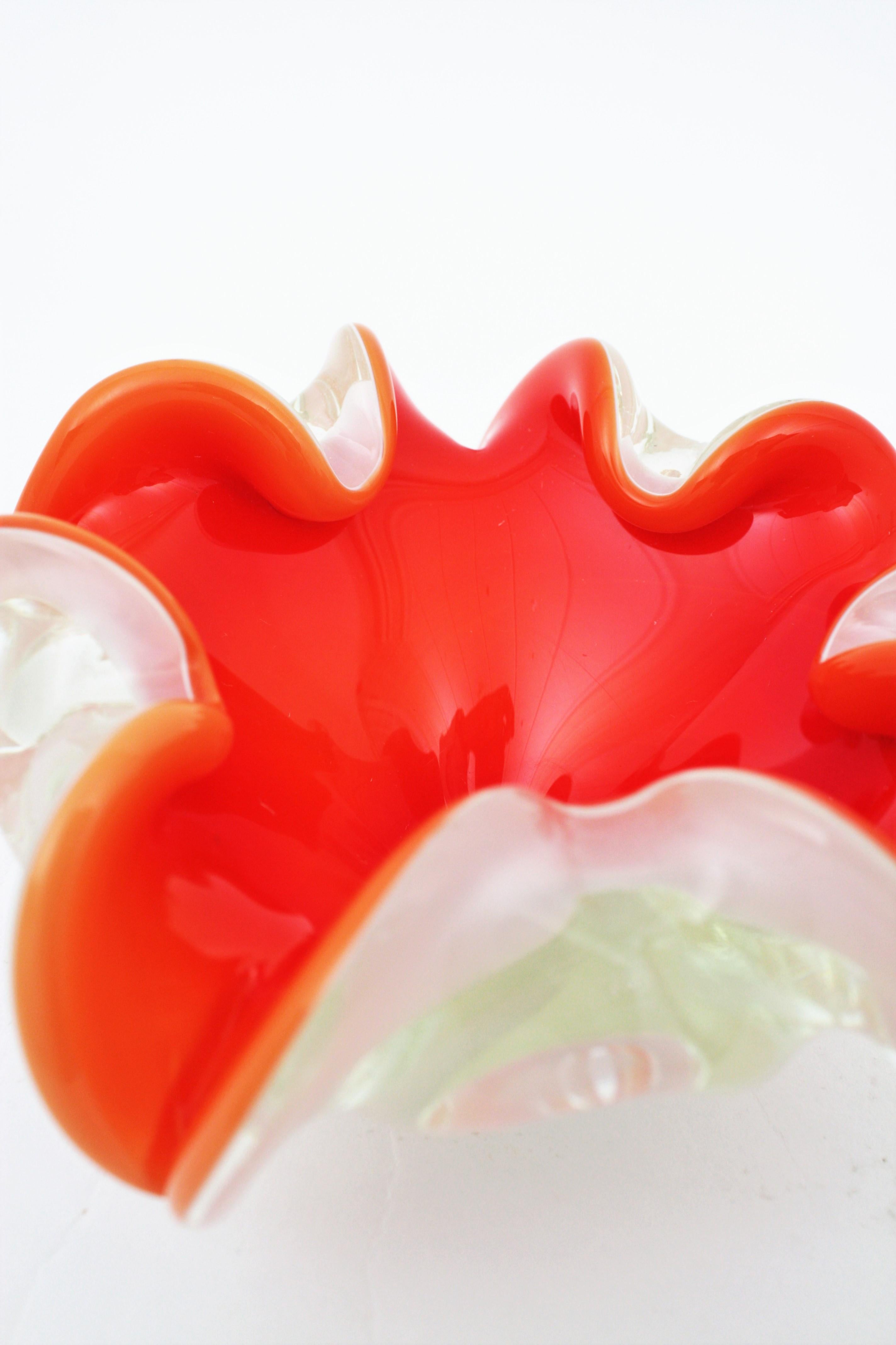 Italian Murano Sommerso Red White Italian Art Glass Bowl / Ashtray In Good Condition For Sale In Barcelona, ES