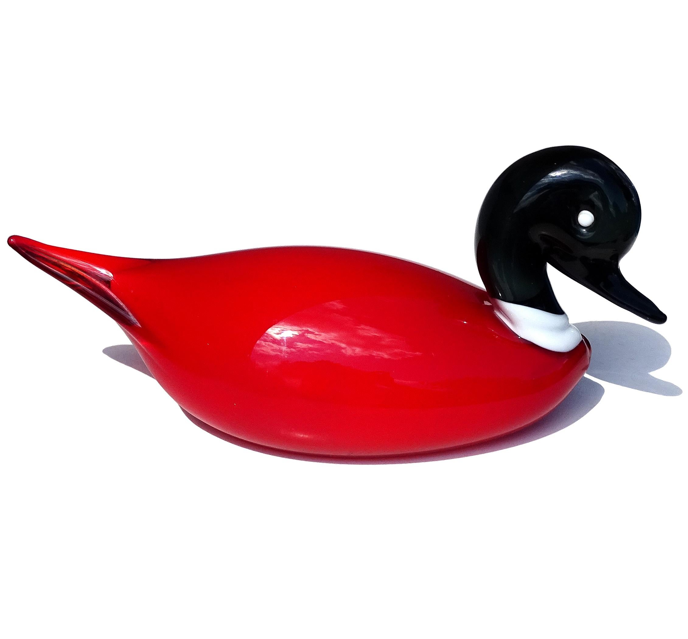 Murano Red Black White Italian Art Glass Male Female Decoy Duck Bird Sculptures In Good Condition For Sale In Kissimmee, FL
