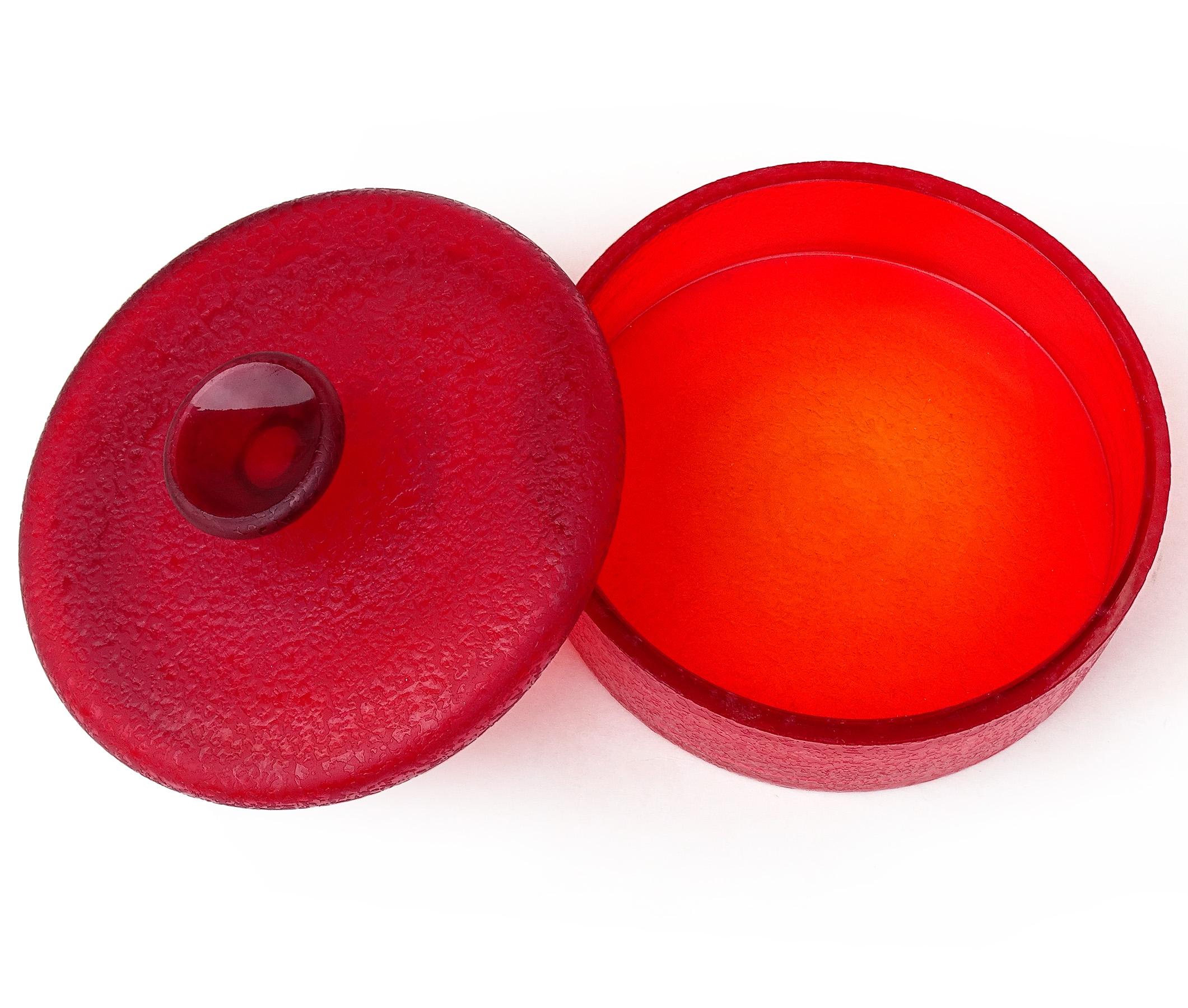 Joyero de Murano Rojo Corroso con Textura de Vidrio Artístico Italiano en Bueno estado para la venta en Kissimmee, FL