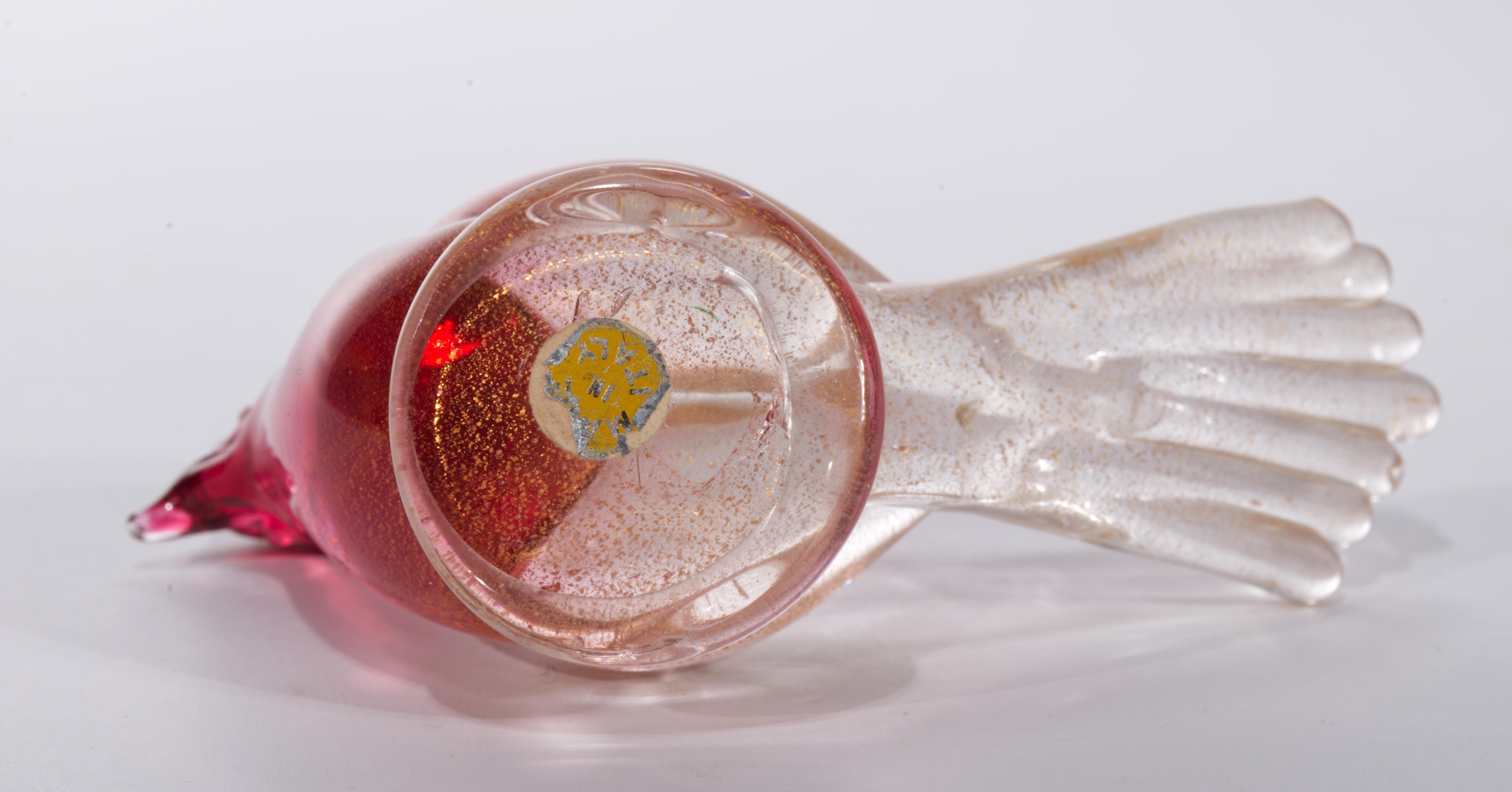 Vetro artistico Murano Red Gold Flecks Italian Art Glass Bird Sculpture attr Barbini Labeled in vendita