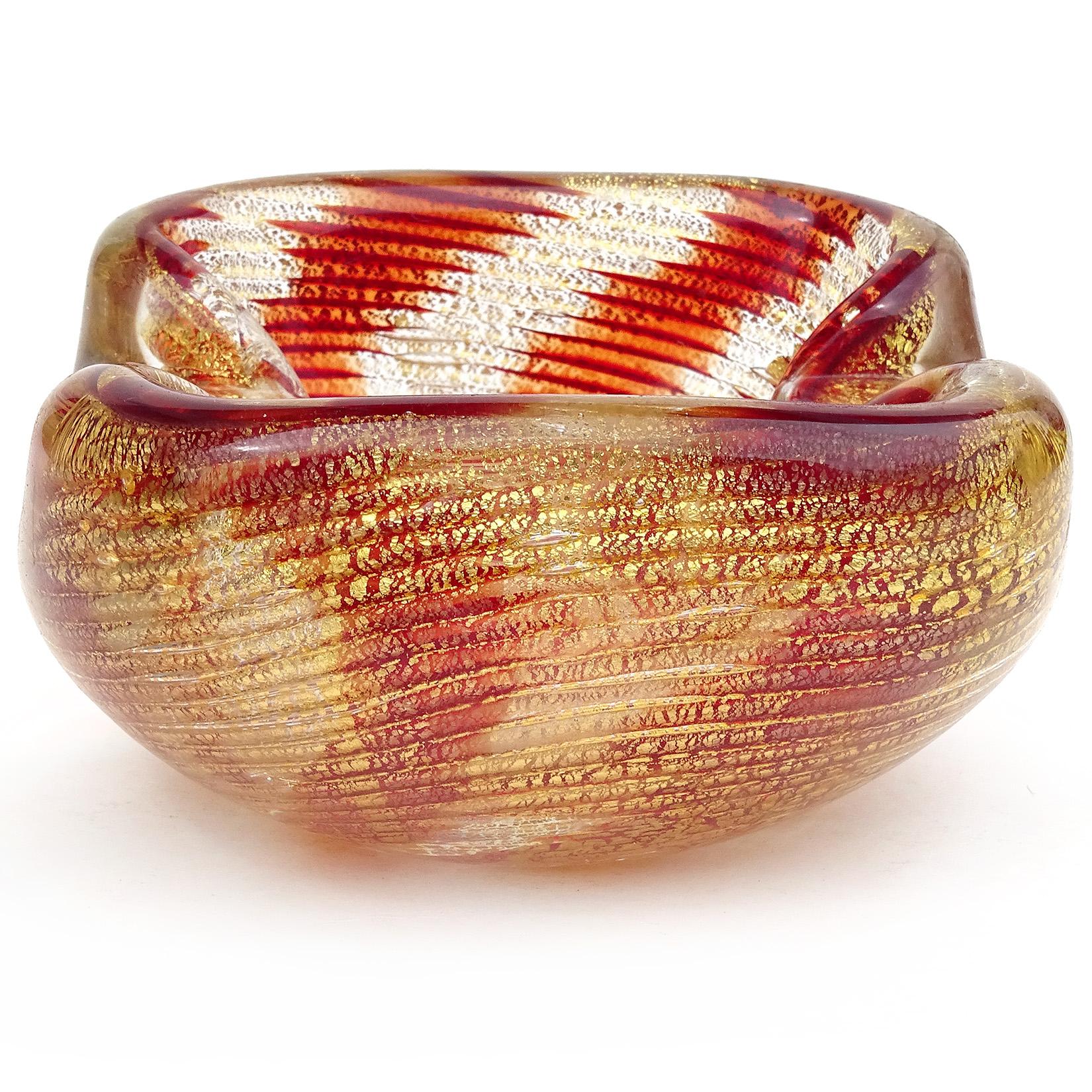 Murano Red Optic Swirl Gold Flecks Italian Art Glass Chunky Bowl Vide-Poche In Good Condition For Sale In Kissimmee, FL