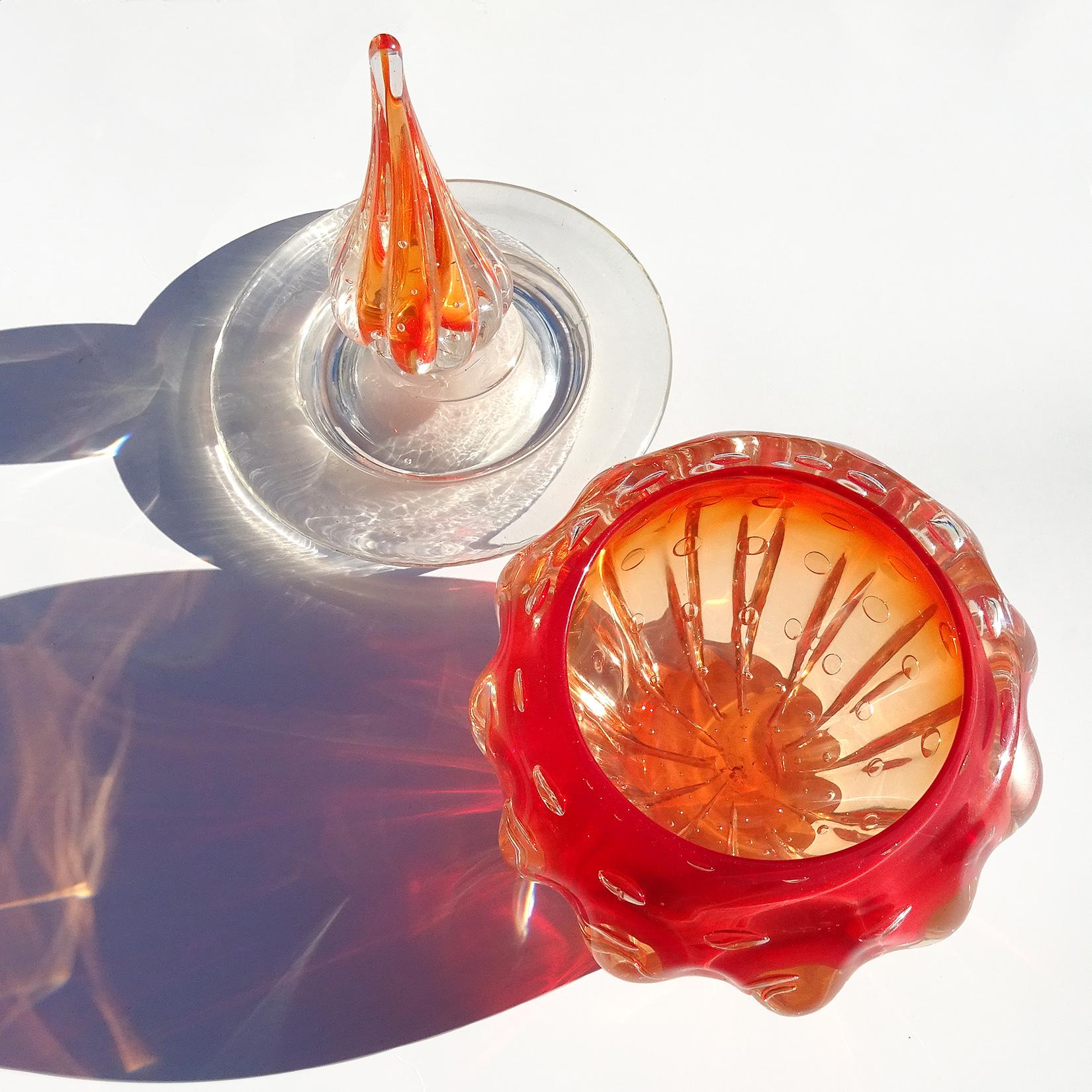italien Murano Rouge Orange Controlled Bubbles Italian Art Glass Vanity Jar Powder Box en vente