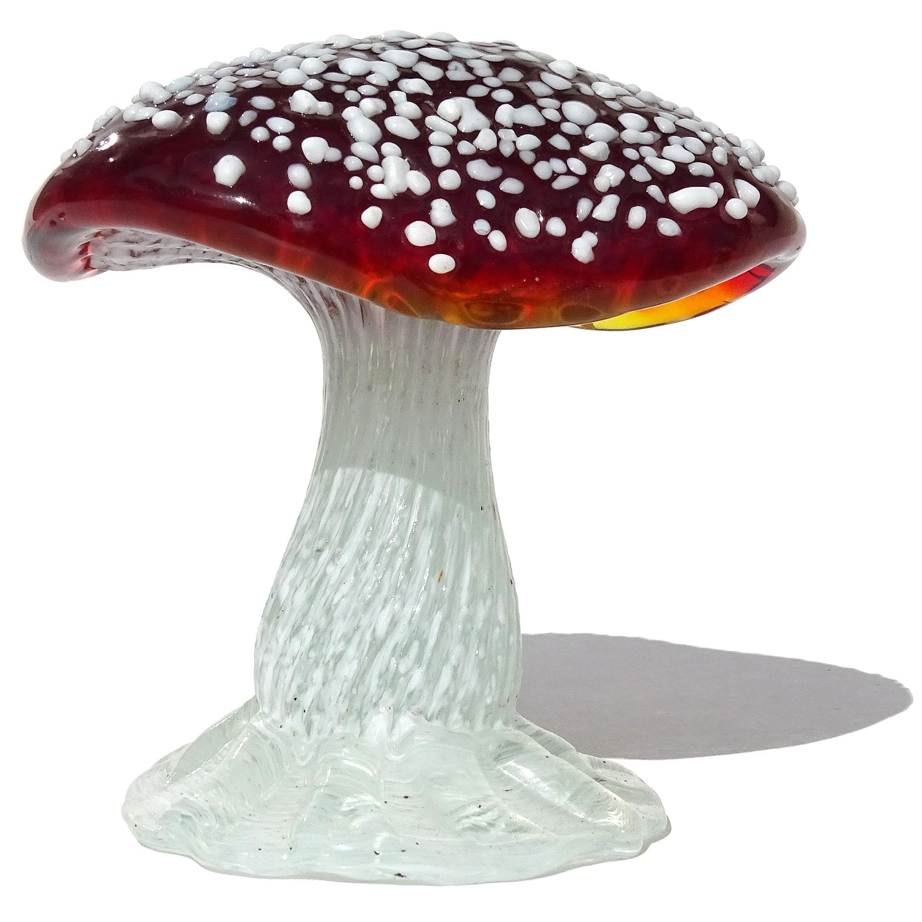 Fait main Sculpture en verre d'art italien de Murano, tache rouge, blanche, presse-papier champignon toadstool champignon en vente