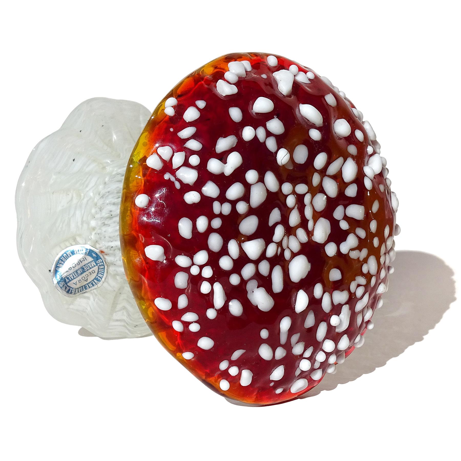 Murano Red White Spot Italian Art Glass Mushroom Toadstool Paperweight Sculpture In Good Condition For Sale In Kissimmee, FL