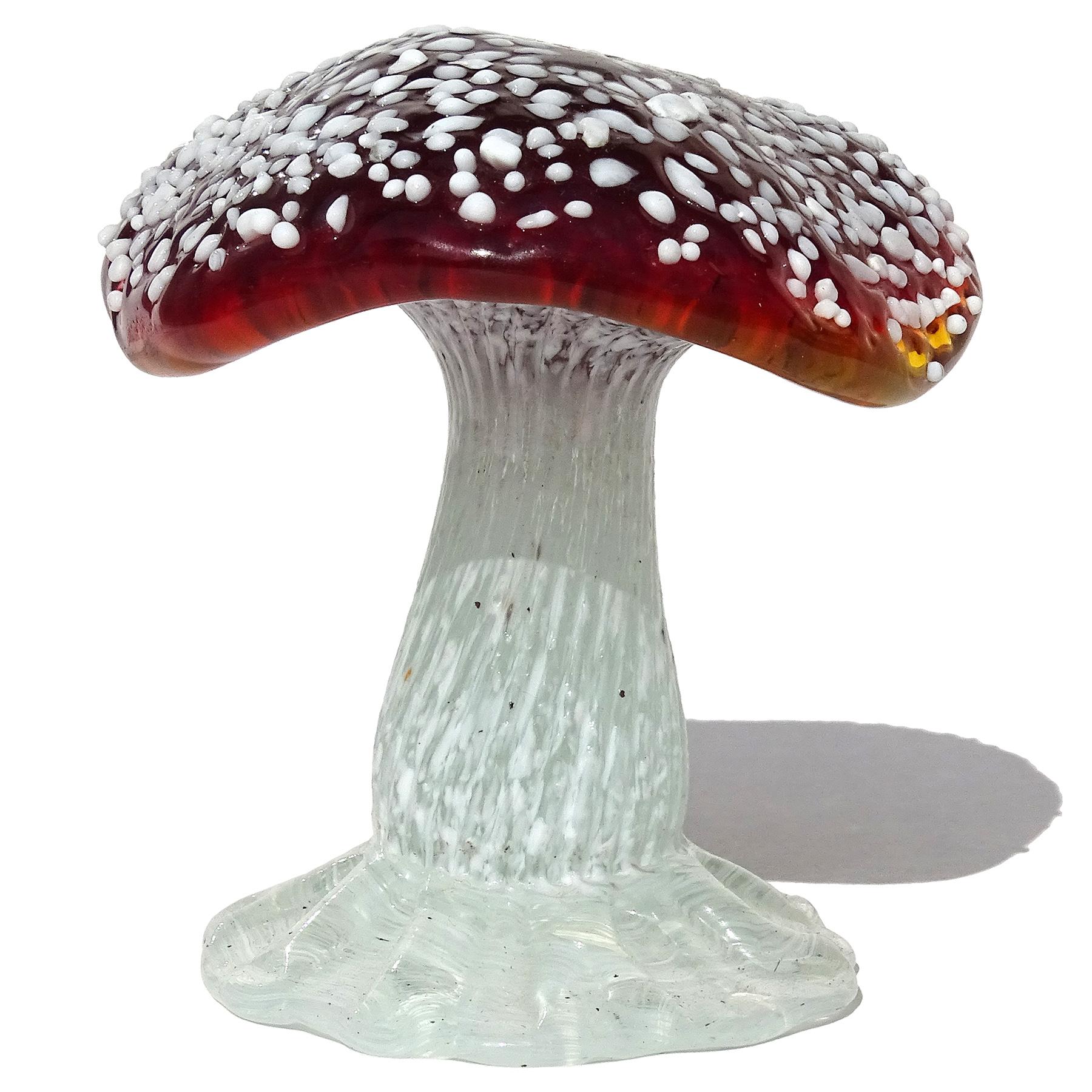 Sculpture en verre d'art italien de Murano, tache rouge, blanche, presse-papier champignon toadstool champignon Bon état - En vente à Kissimmee, FL