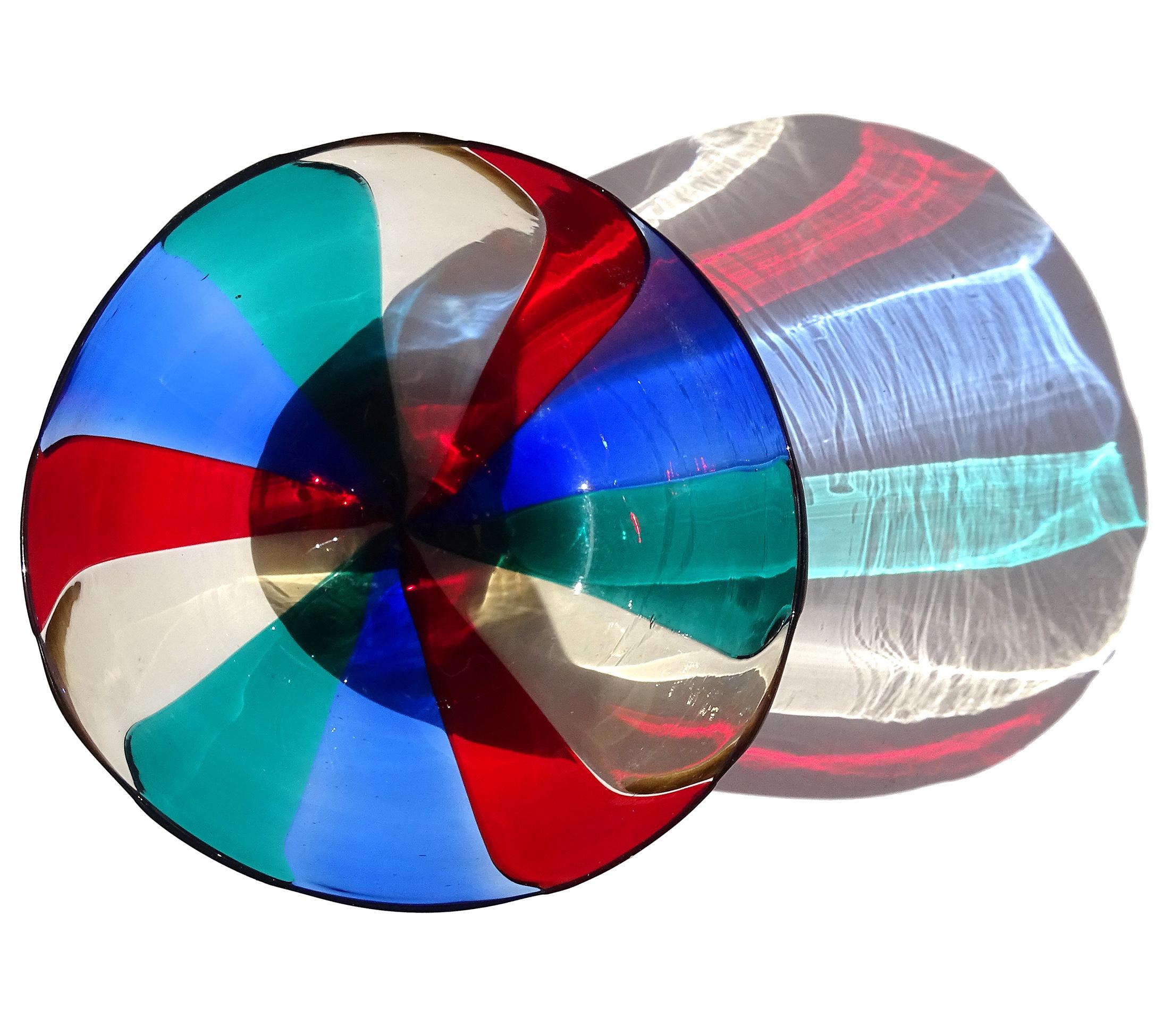 20ième siècle Murano Rouge Jaune Bleu Vert Bandes arc-en-ciel Verre d'Art Italien Vide Poche Plat en vente