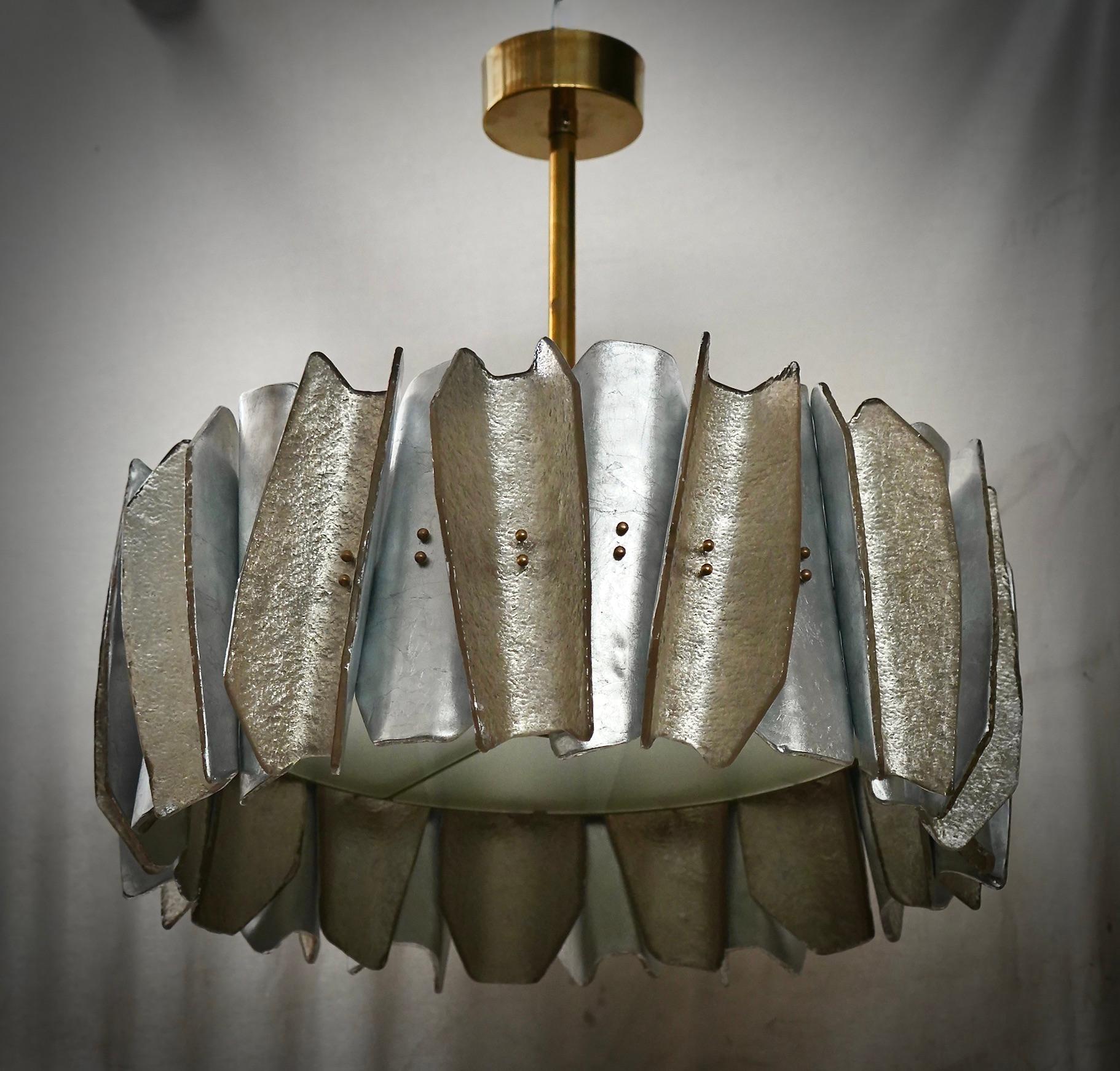 Lustre et pendentif d'art rond en verre de Murano et laiton, 2000 Bon état - En vente à Rome, IT