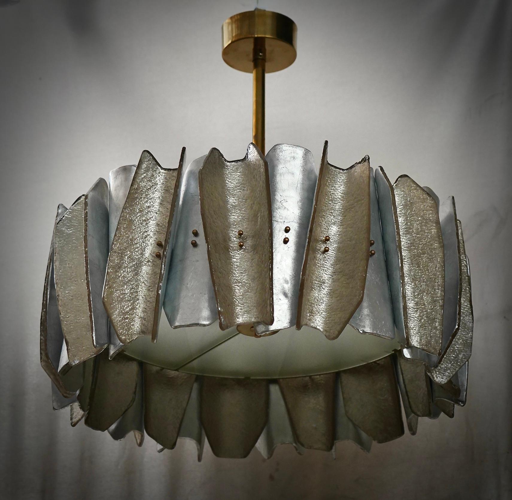 XXIe siècle et contemporain Lustre et pendentif d'art rond en verre de Murano et laiton, 2000 en vente