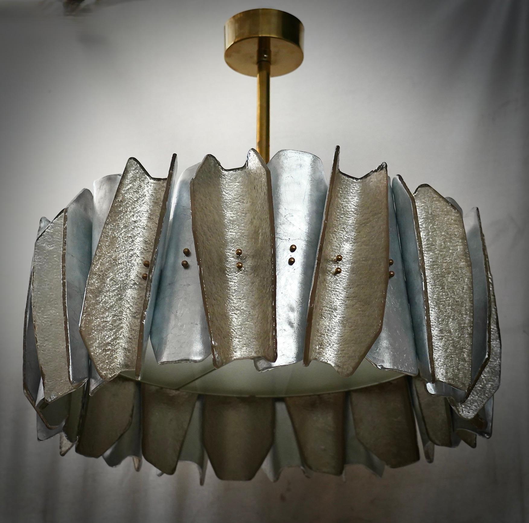 Lustre et pendentif d'art rond en verre de Murano et laiton, 2000 en vente 2